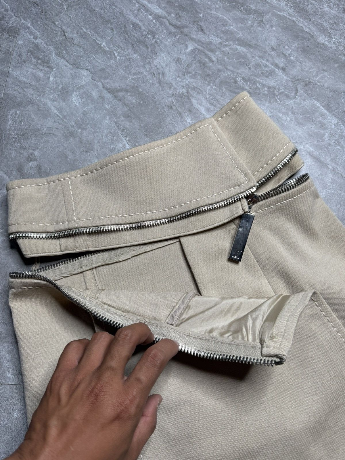Louis Vuitton Louis Vuitton Wrap Zip Skirt W/ Giant Puller Size 26" / US 2 / IT 38 - 2 Thumbnail