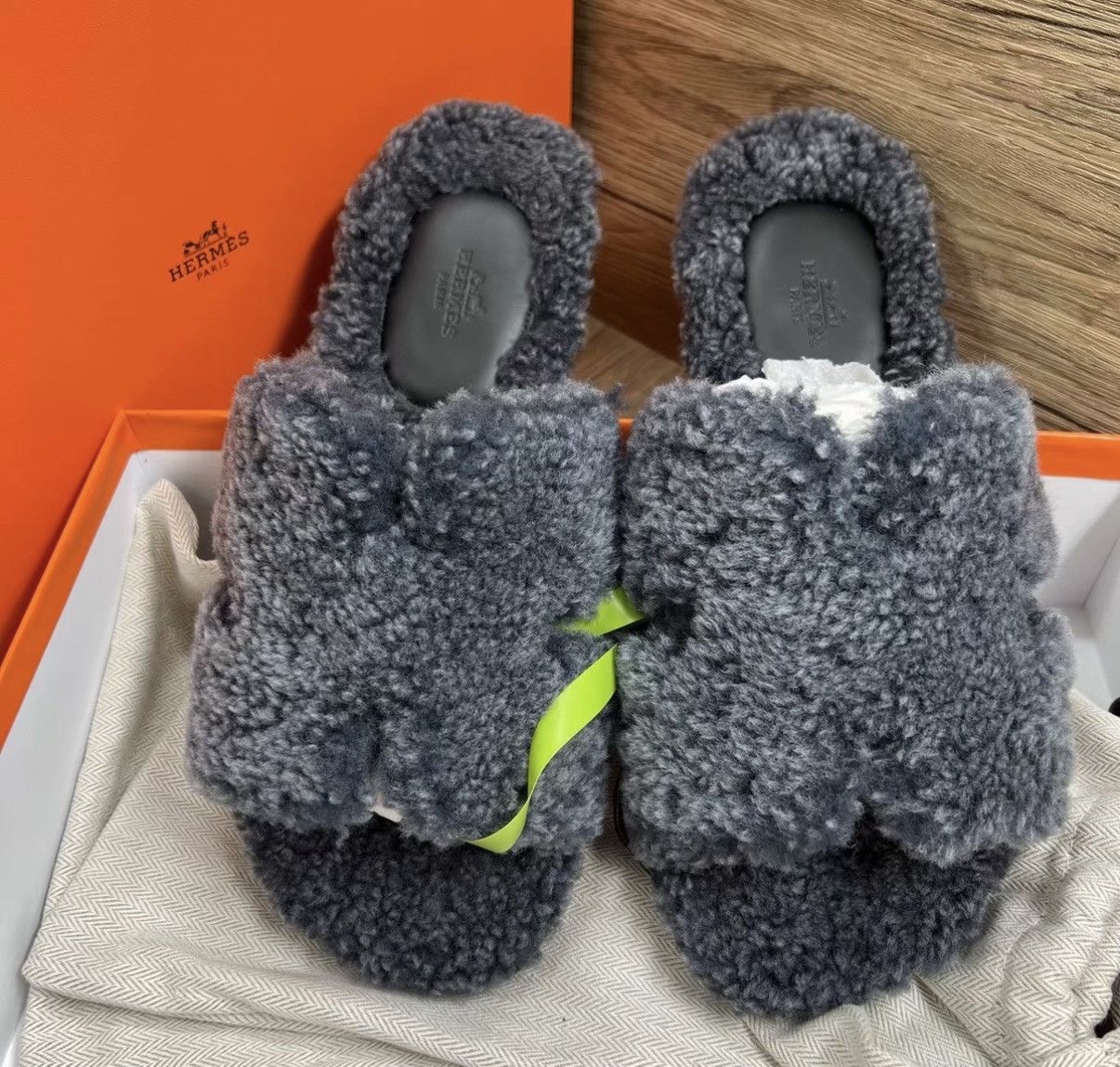 Hermes Hermès Lzmir Grey Teddy H Slippers J41 Size US 11 / IT 41 - 5 Thumbnail