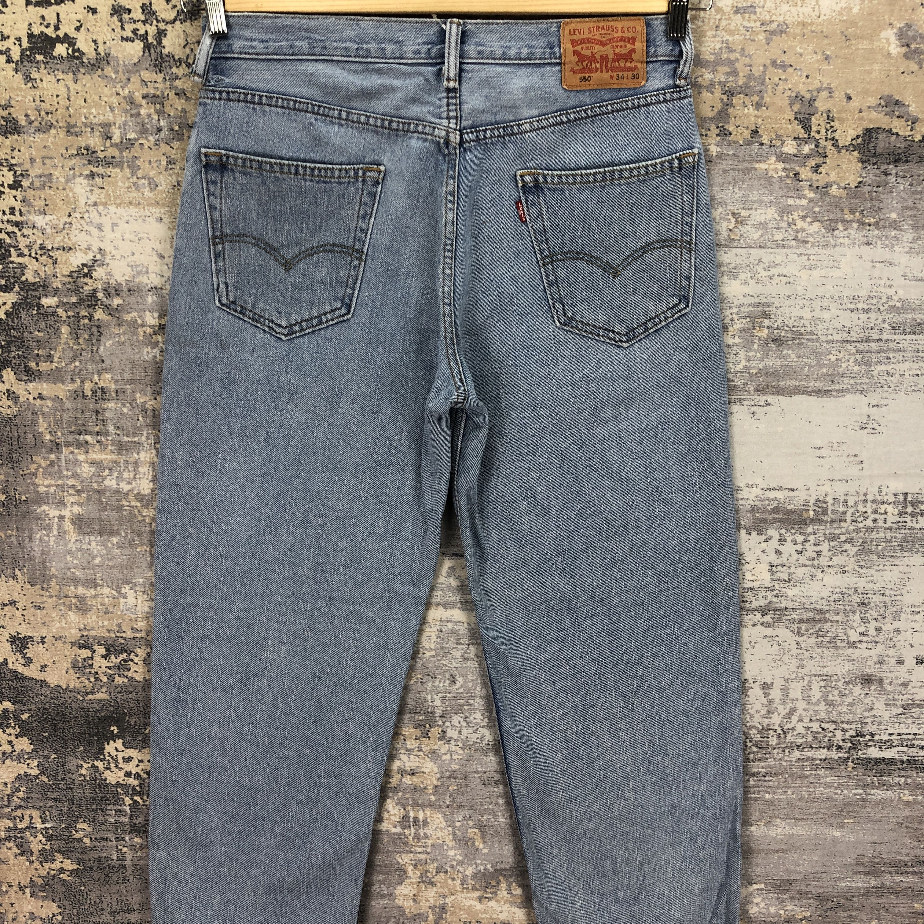 Levi's Vintage Y2K Levis 550 Light Wash Jeans Levi's Faded Denim Size US 32 / EU 48 - 4 Thumbnail