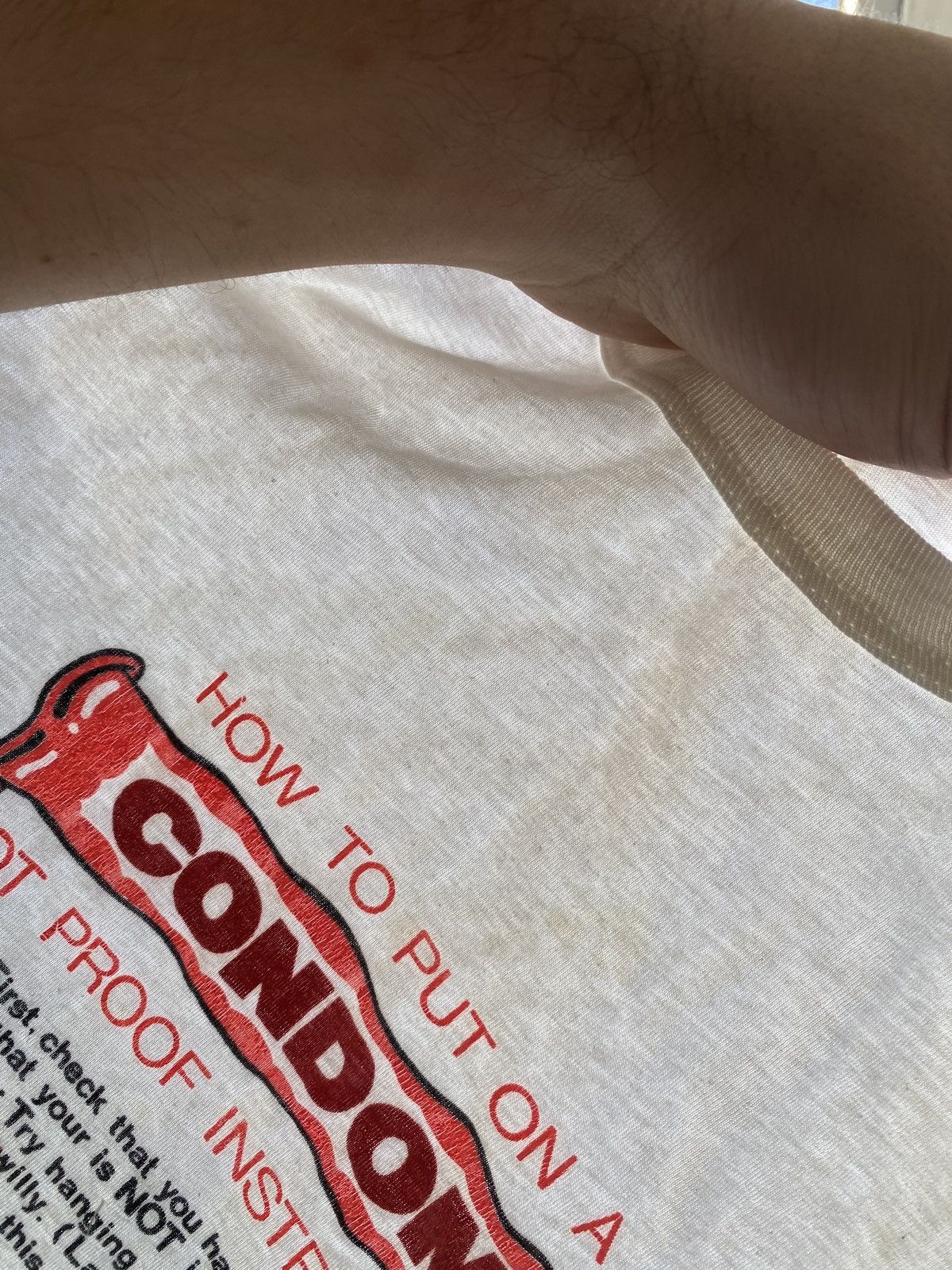 Other 🔥Vntg Humor Funny Adult 18+ How To Use Condom Rare Tee Size US L / EU 52-54 / 3 - 19 Thumbnail