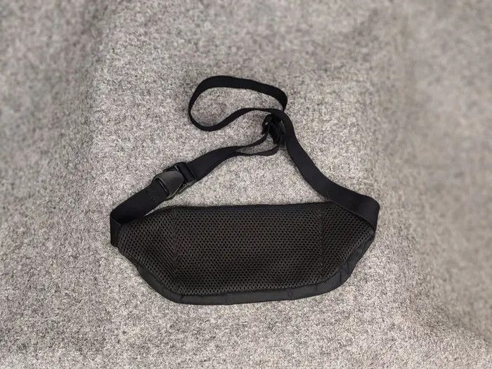 Nike Vintage Nike Black men's casual sports shirt with a belt Bag Size ONE SIZE - 7 Thumbnail