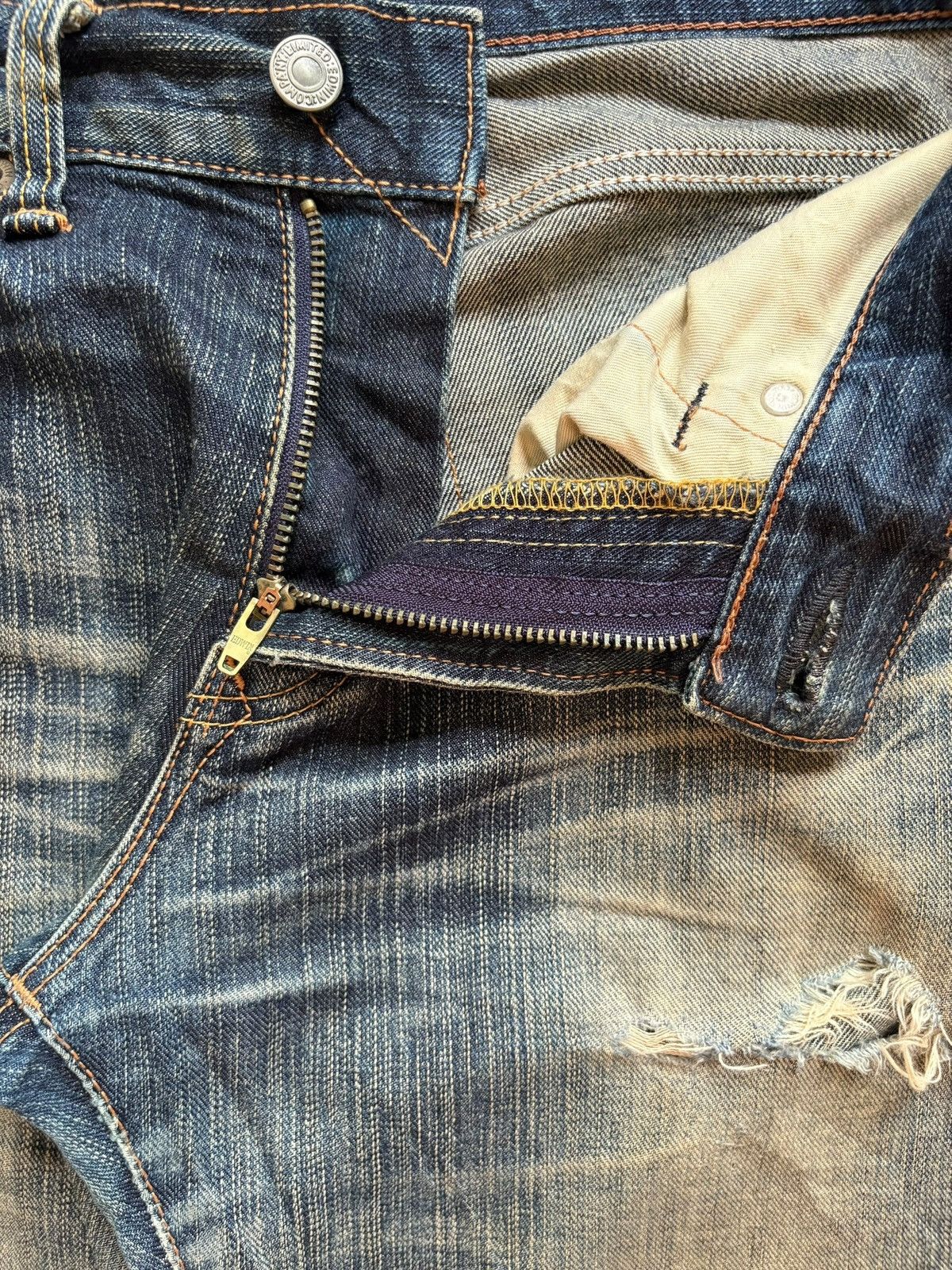 Edwin Exclusive Vintage Edwin 401 Mud Wash Distressed Flare Jeans Size US 30 / EU 46 - 9 Thumbnail