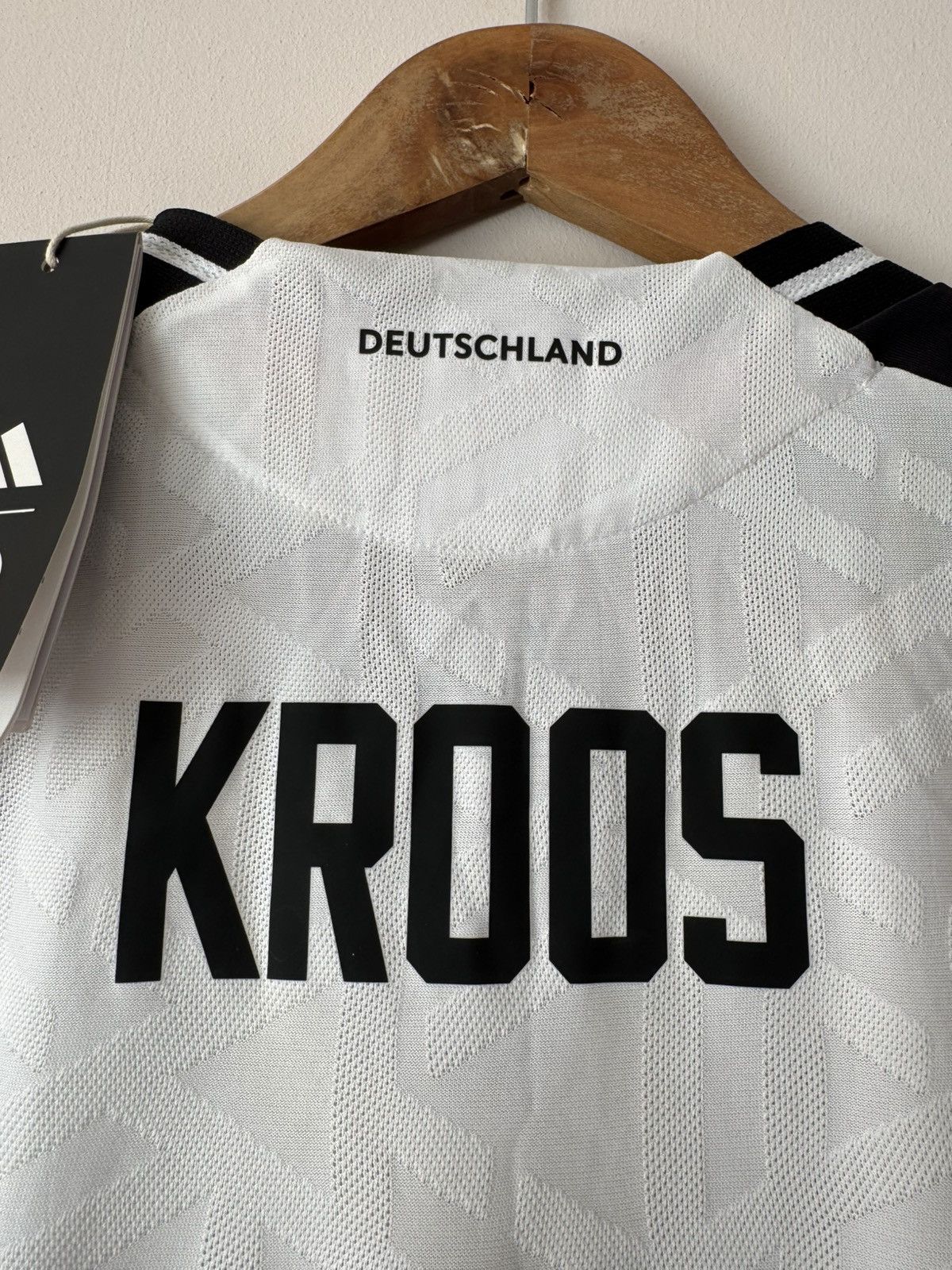 Adidas Kroos #8 Germany 2023-2024 Player Issue Home Soccer Jersey Size US M / EU 48-50 / 2 - 12 Thumbnail