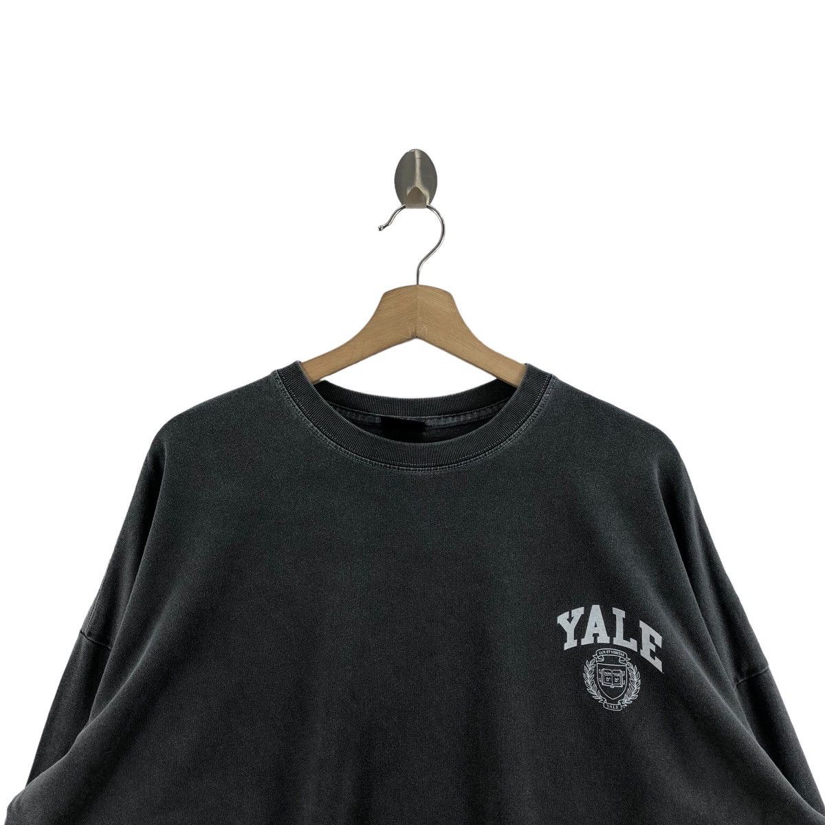 Vintage Pick!! Vtg YALE UNIVERSITY Long Sleeve Tshirt Size US XXL / EU 58 / 5 - 3 Thumbnail