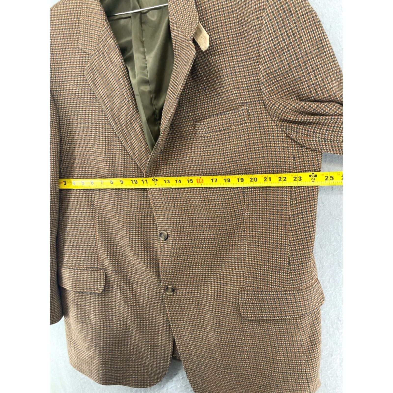 Vintage VINTAGE La Crosse Sport Coat 46L Brown Tweed Herringbone Long Single-Breasted Mens 4-Button Notch Lapel Size US S / EU 44-46 / 1 - 2 Thumbnail