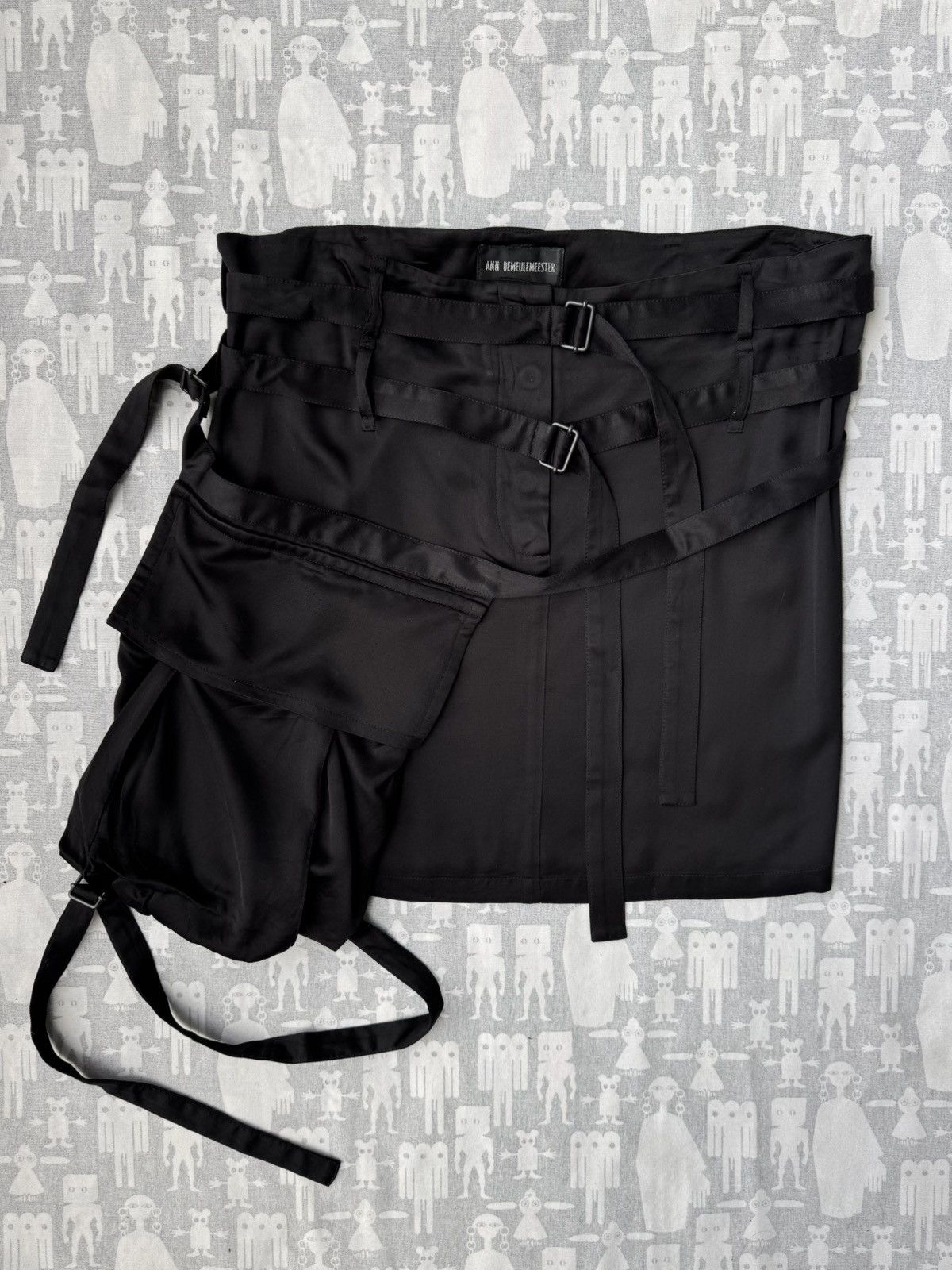 Ann Demeulemeester Ann Demeulemeester SS04 Cargo Pocket Straps Mini Skirt Size 27" / US 4 / IT 40 - 1 Thumbnail
