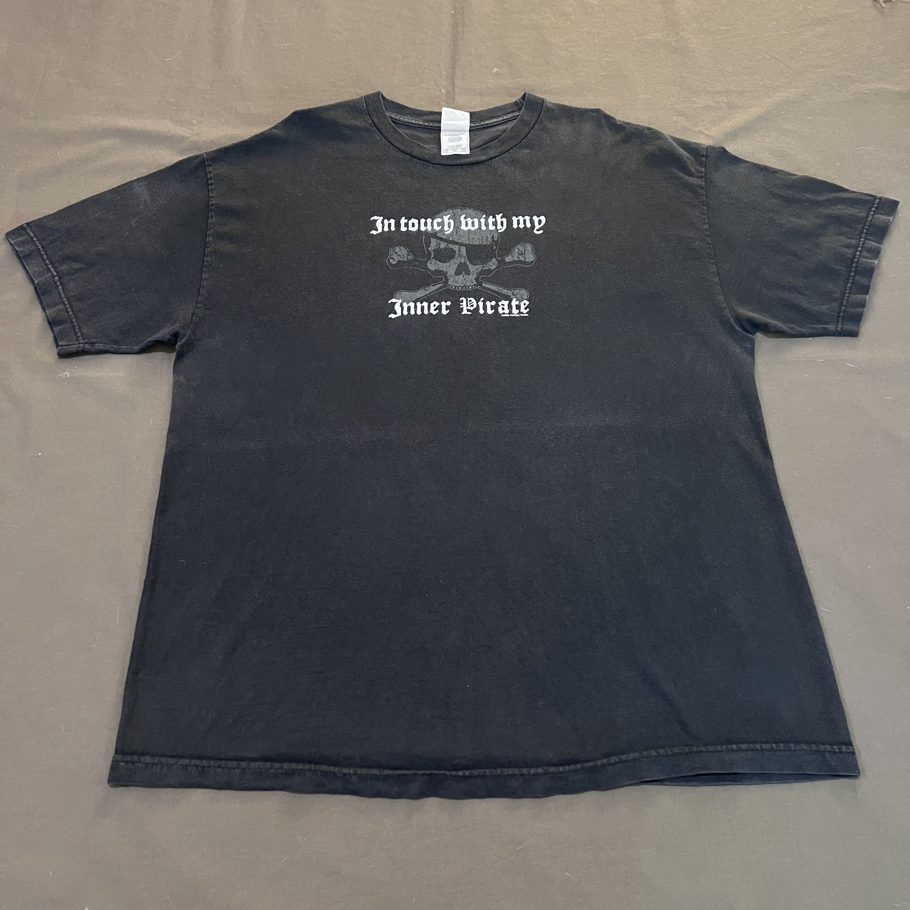 Fashion Victim × Vintage Vintage Y2K In Touch With My Inner Pirate Skull Tee Faded Size US XL / EU 56 / 4 - 2 Thumbnail