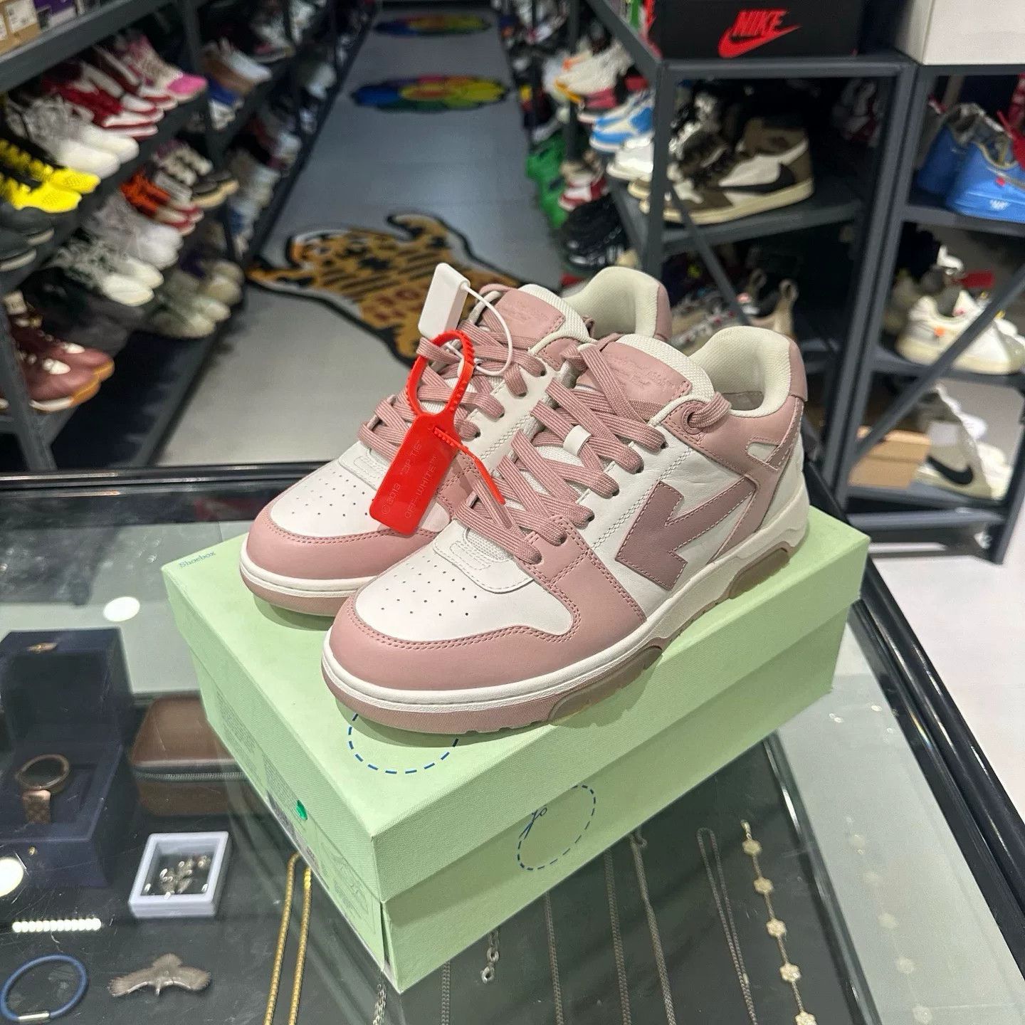 Off-White Off-White Pink Lowtop Sneakers 8.5 Men Size US 8.5 / EU 41-42 - 1 Thumbnail