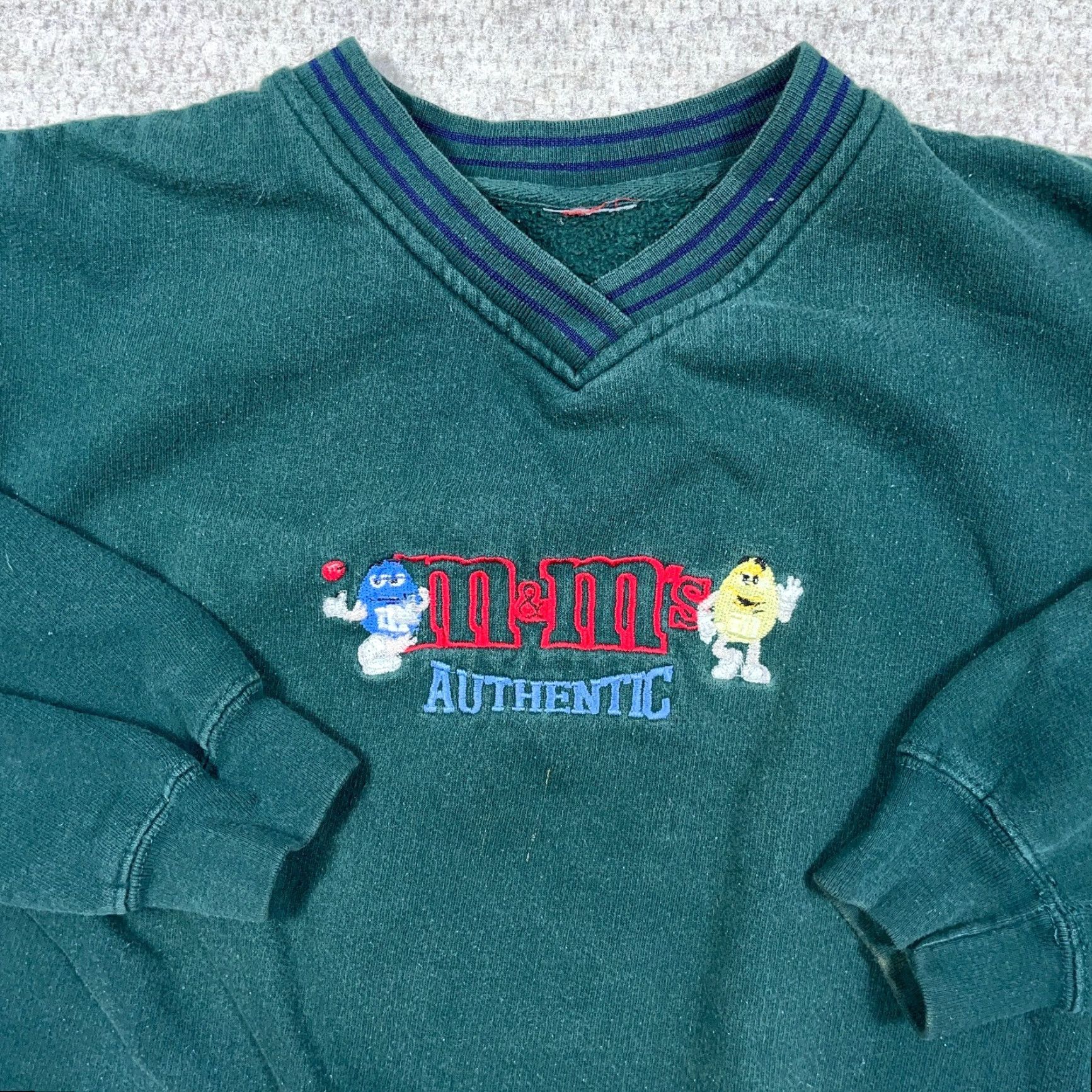 Vintage Vintage M&M's Sweatshirt Women Large Green Crewneck Embroidered Faded Hole* Size L / US 10 / IT 46 - 3 Thumbnail