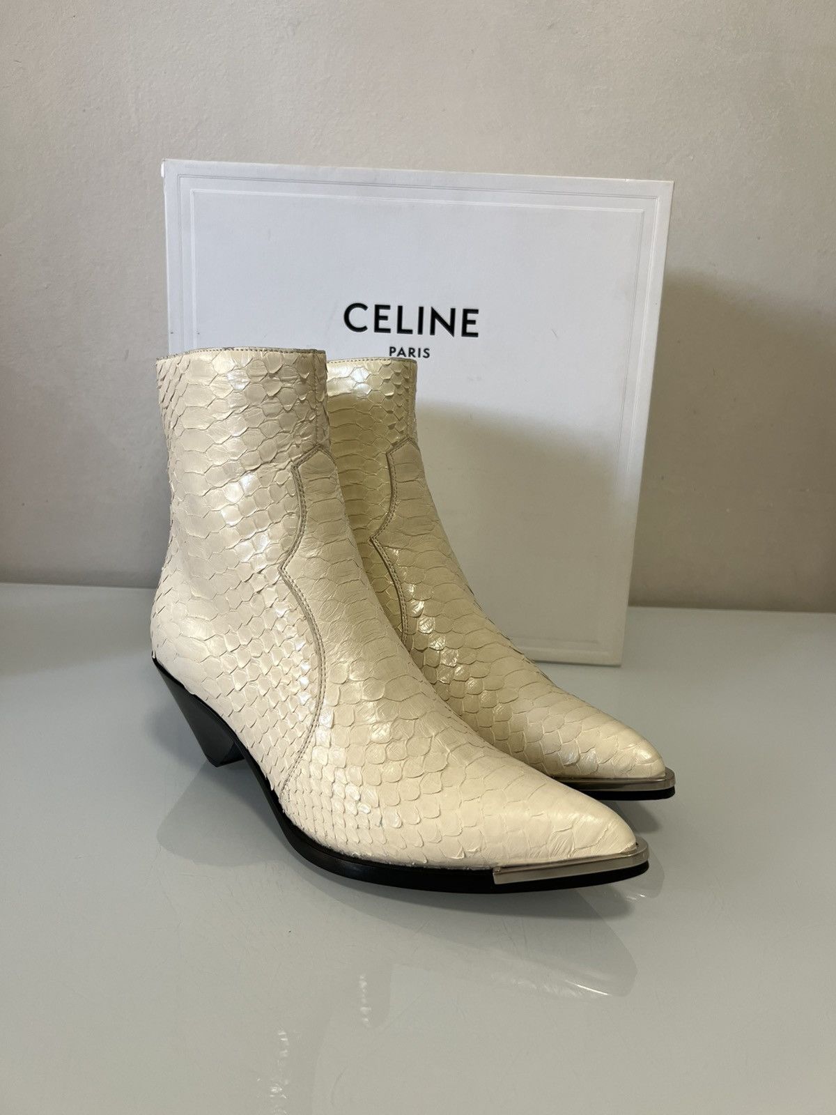 23ss Celine Conique boots Python コニック CELINE's ファッション 23ss Celine Conique boots Python コニック