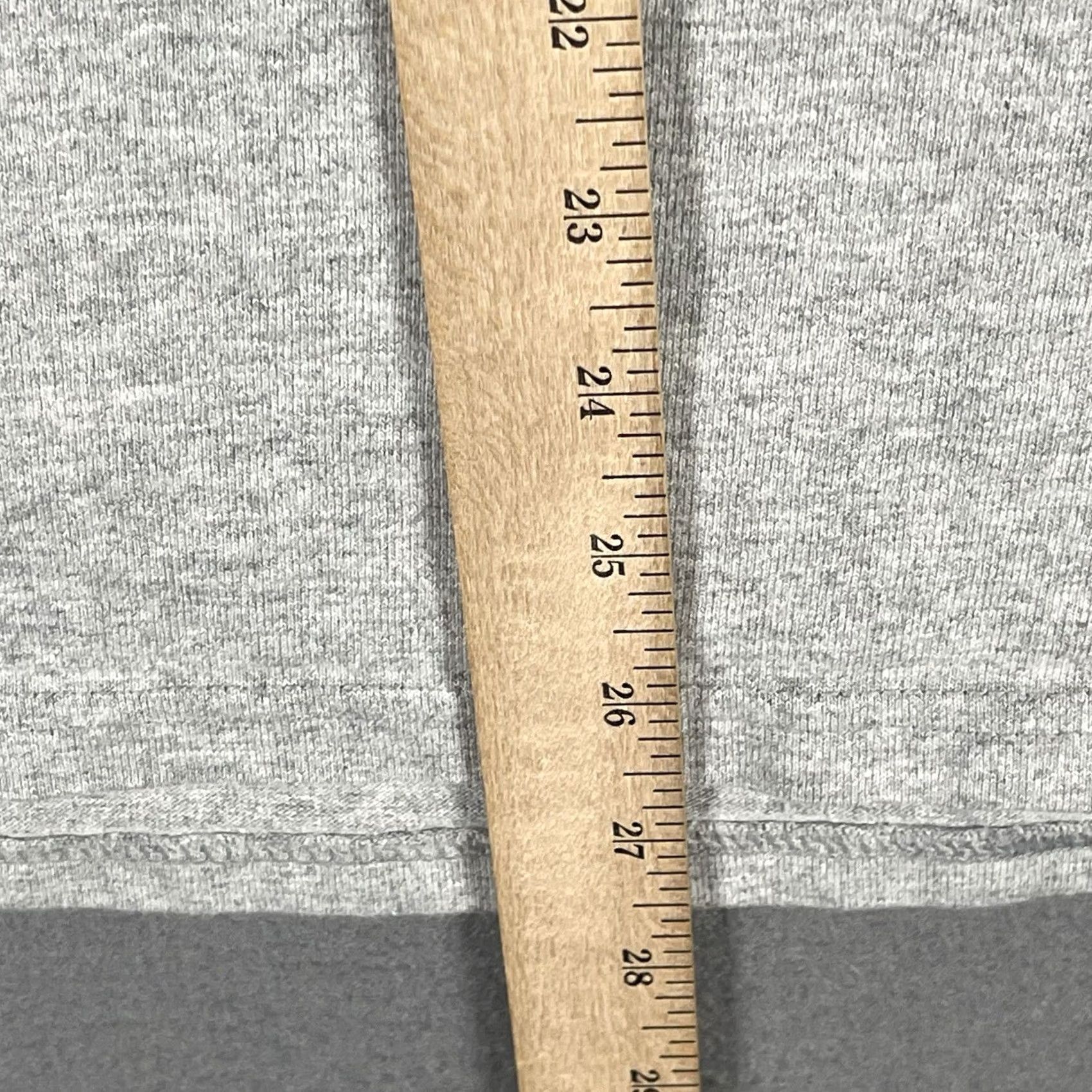 Champion VINTAGE Champion Football T-Shirt Gray Adult Medium Boys? (Note: This line is wrong) Size US M / EU 48-50 / 2 - 7 Thumbnail