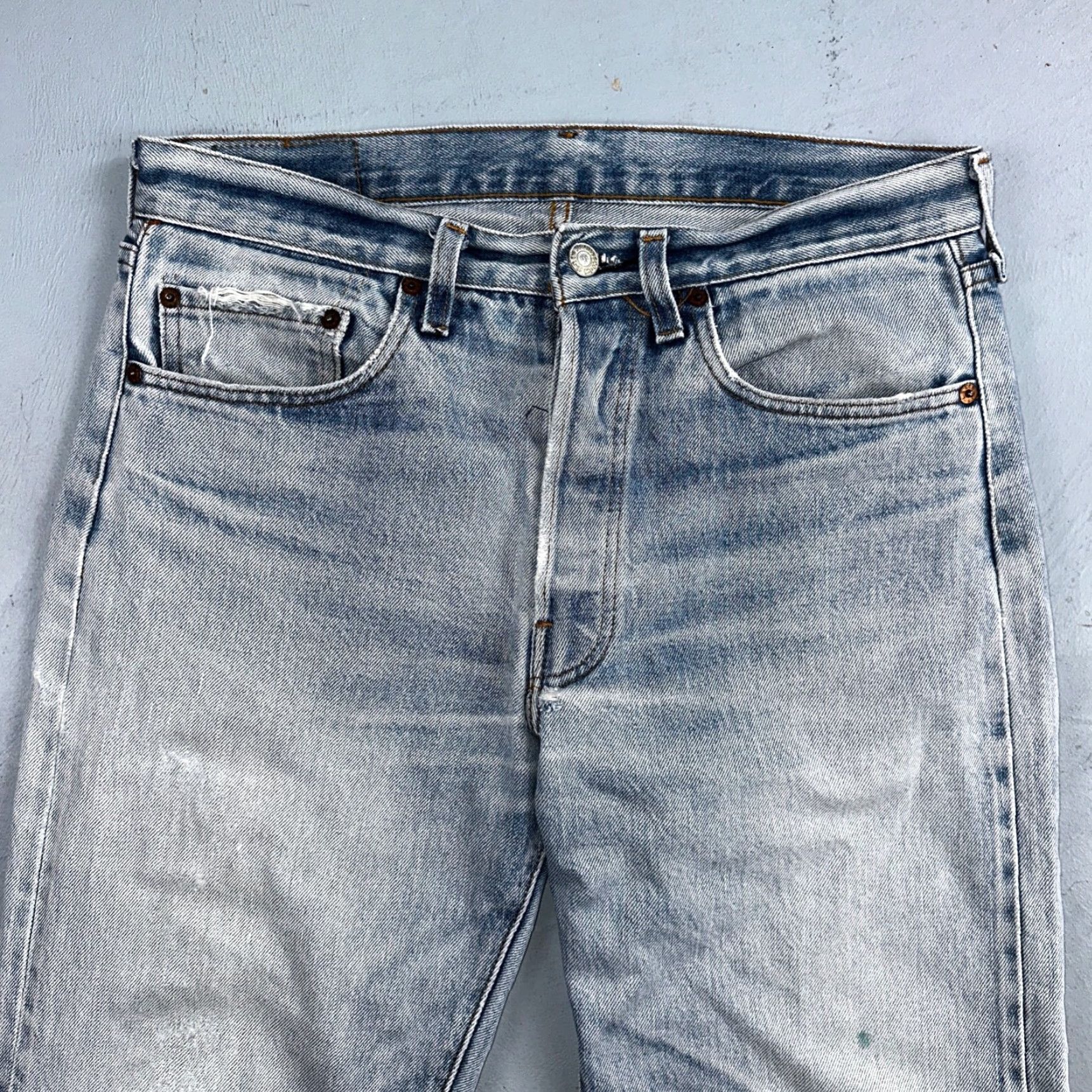 Levi's VINTAGE Levi's 501 Jeans Men 32x27 Light Wash Denim 80s USA Selvedge Straight Classic 70s Rigid Size US 32 / EU 48 - 2 Thumbnail