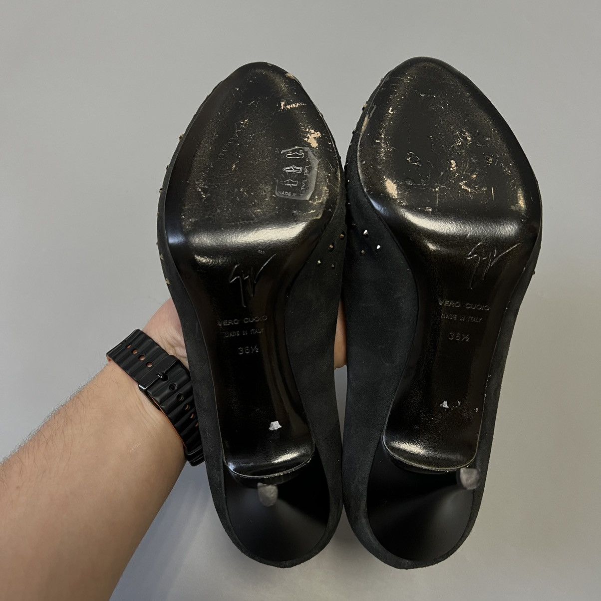 Giuseppe Zanotti Giuseppe Zanotti Black Suede Studded Pumps Size US 6.5 / IT 36.5 - 12 Thumbnail