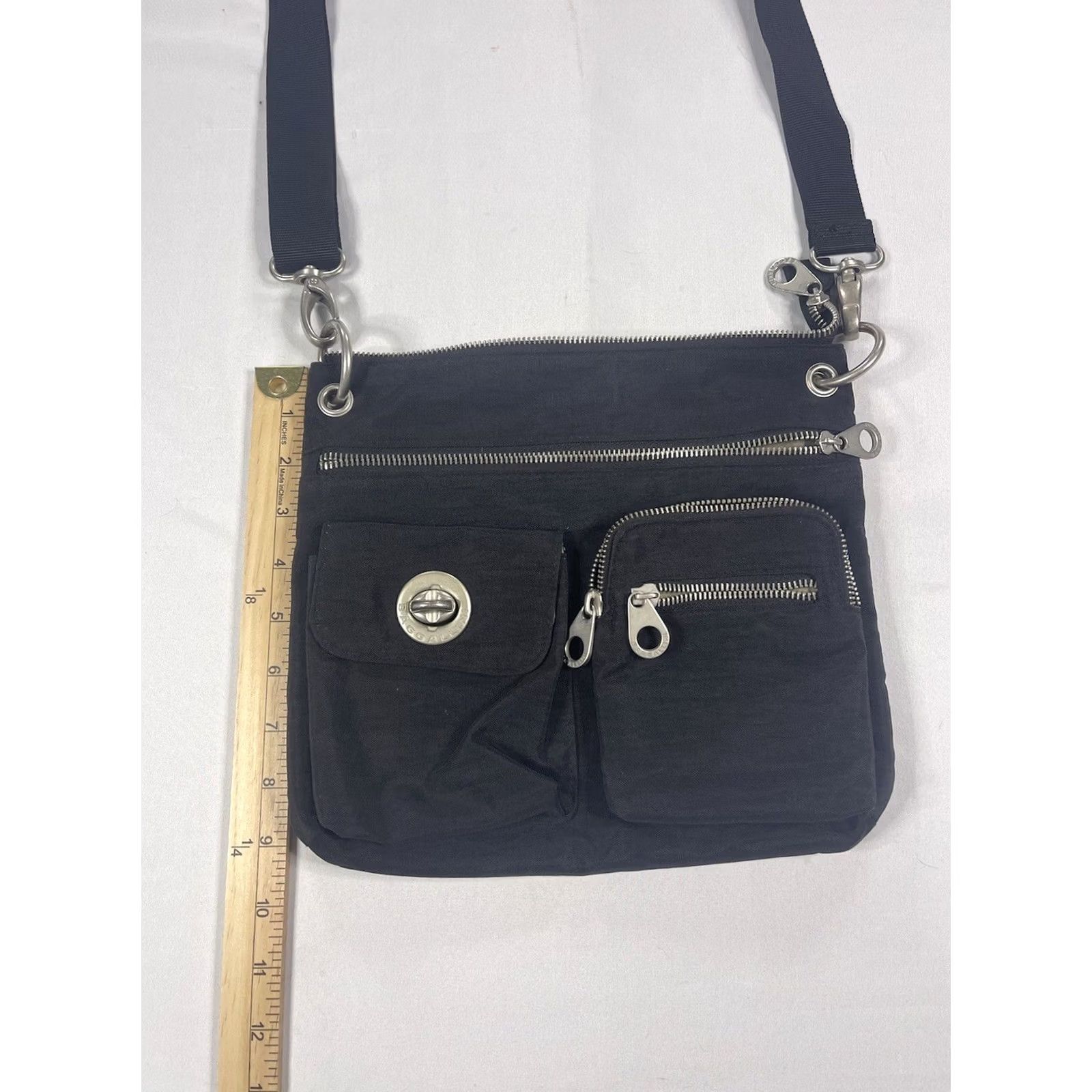 Vintage Baggallini Tulum Crossbody Black & Silver Nylon Medium Zip Bag Handbag Travel Organizer Pockets Women's Baggallini Tulum Hat? Size ONE SIZE - 2 Thumbnail