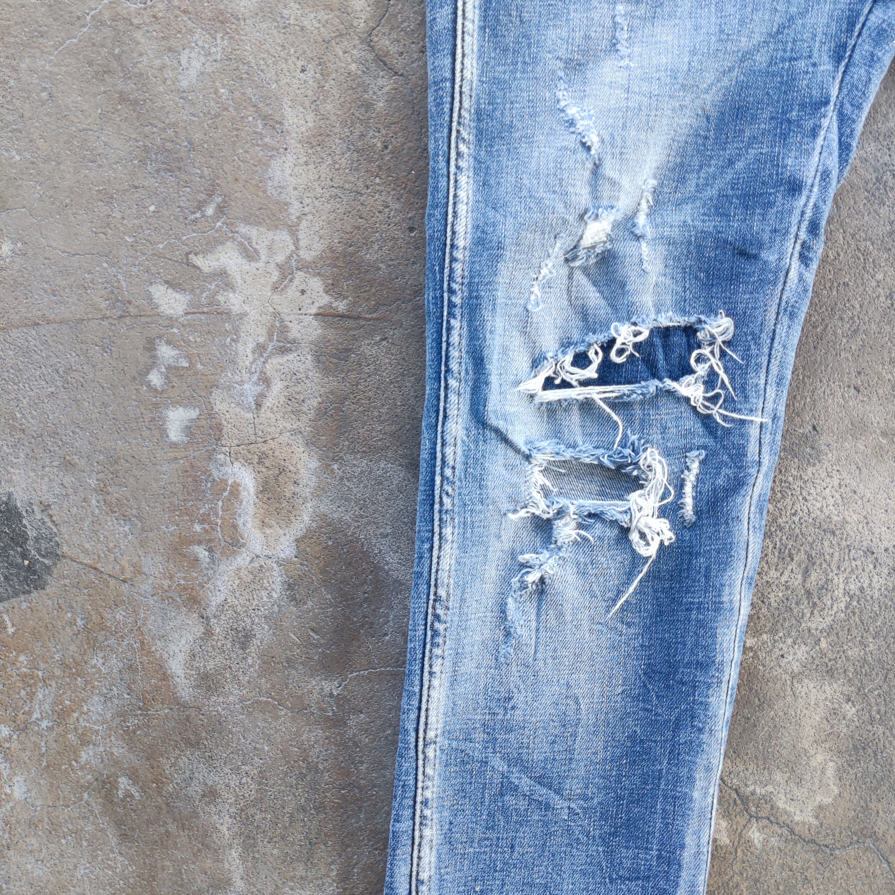 Japanese Brand Vintage Zara Brand Button Jeans Ripped Faded pants Size US 31 - 6 Thumbnail