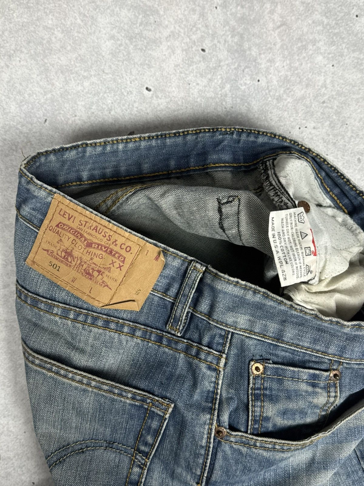 Levi's Vintage Clothing Vintage Levis 501 Made in USA Washed Jeans Size US 32 / EU 48 - 9 Thumbnail