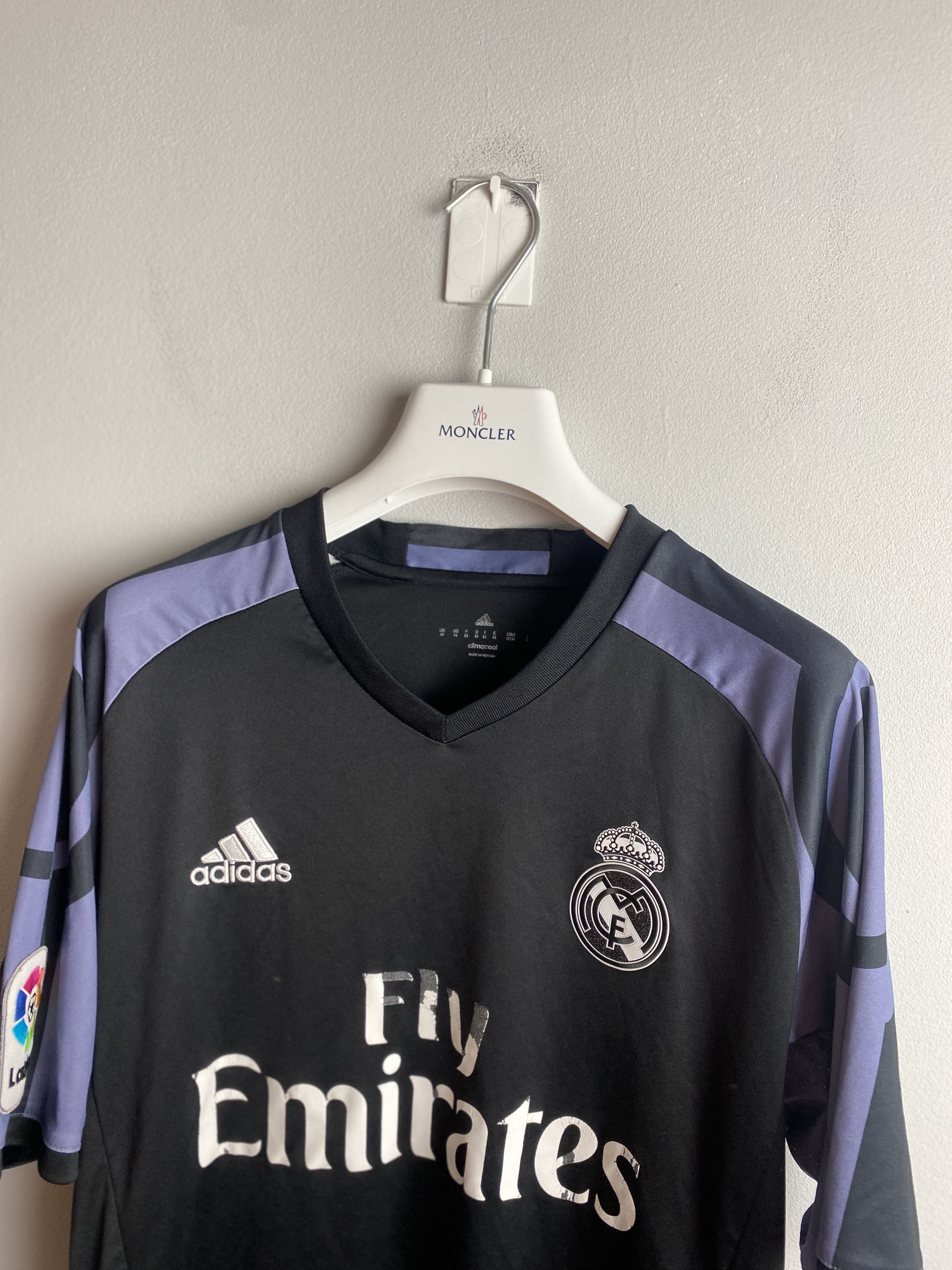 Adidas Adidas Soccer jersey 2016/17 Real Madrid blokecore y2k Size US M / EU 48-50 / 2 - 2 Thumbnail