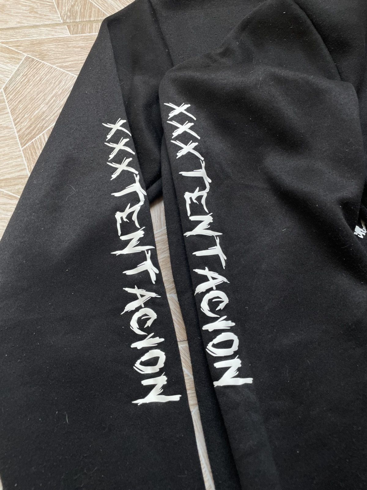 Band Tees × Vintage Merchandise Xxxtentacion Big Logo Broken Heart Hoodie Black Size US L / EU 52-54 / 3 - 3 Thumbnail
