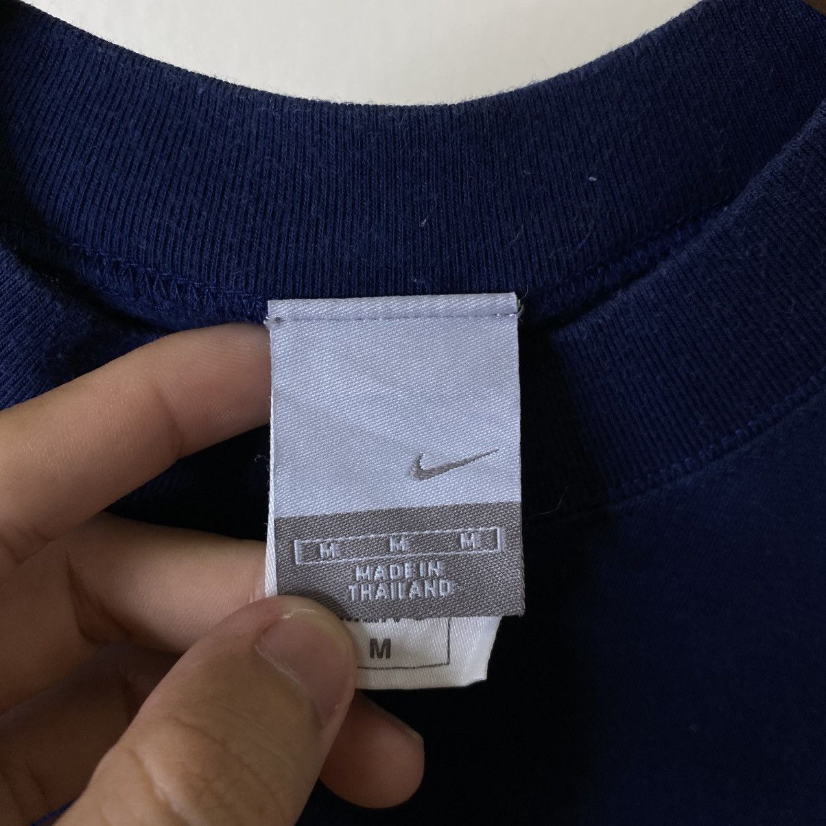 Nike Vintage 2000s Nike Essential Embroidery Small Swoosh Tshirt Size US M / EU 48-50 / 2 - 3 Thumbnail