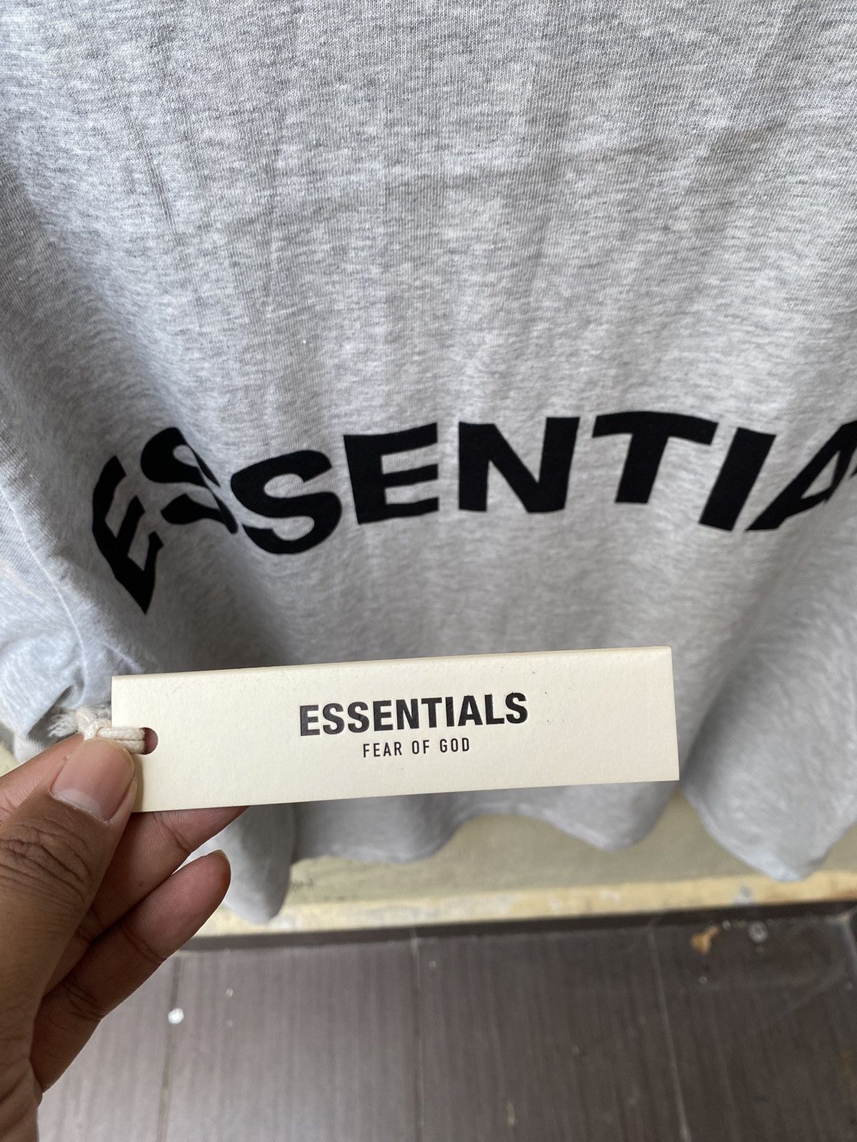 Fear of God essentials back logo longsleeve tee Size US L / EU 52-54 / 3 - 5 Thumbnail