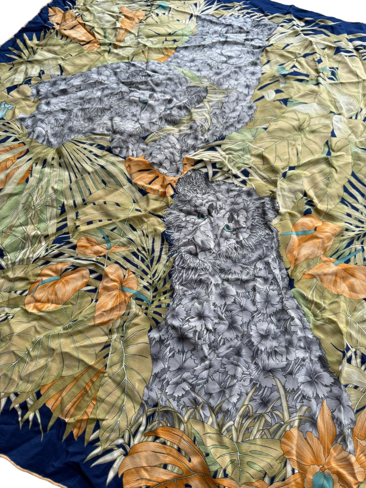 Salvatore Ferragamo SALVATORE FERRAGAMO 100% SILK LOGO SAFARI SCARF AUTHENTIC Size ONE SIZE - 4 Thumbnail