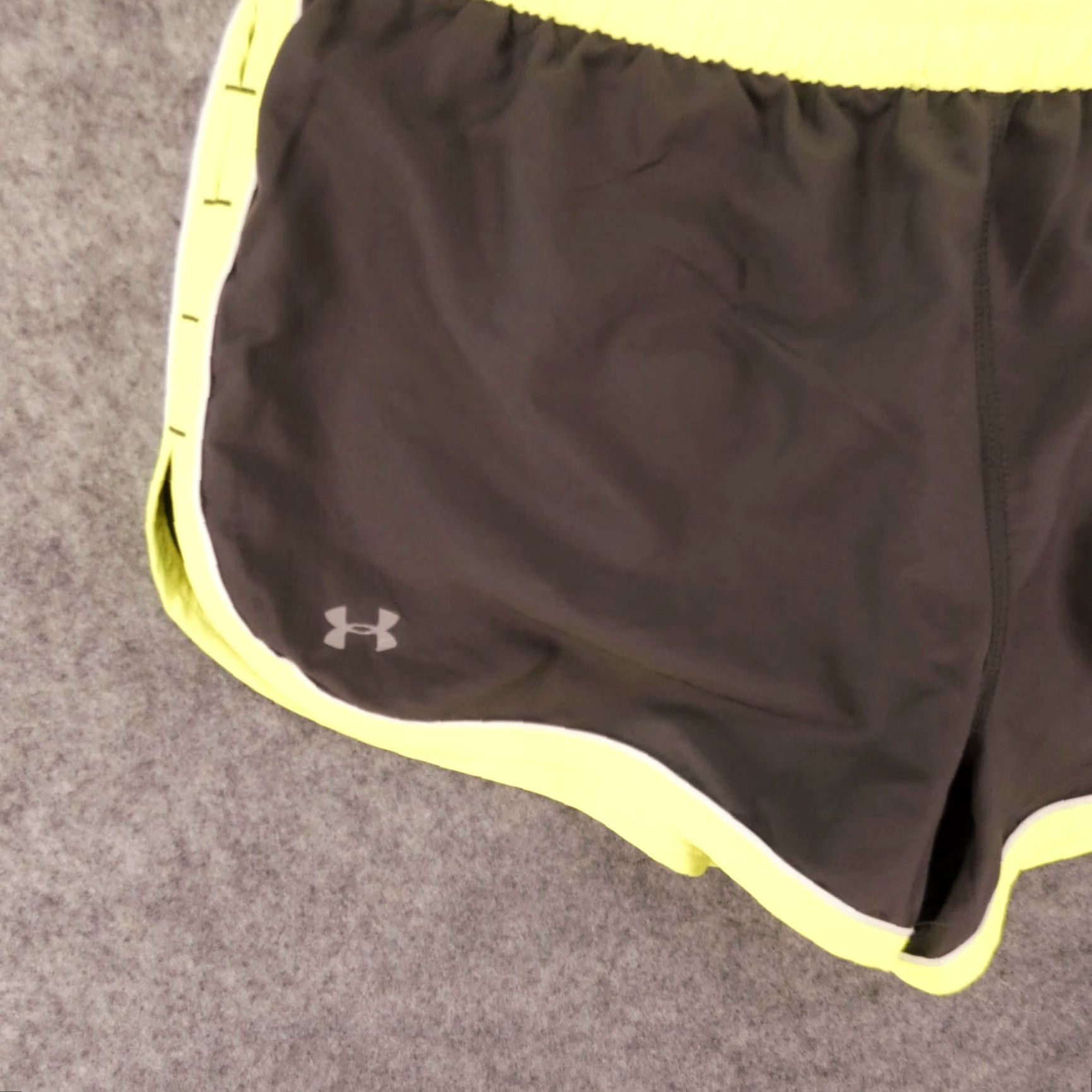 Under Armour Under Armour Shorts Womens Medium Semi-Fitted Lined Gray Yellow Drawstring Size 24" / US 00 / IT 34 - 3 Thumbnail