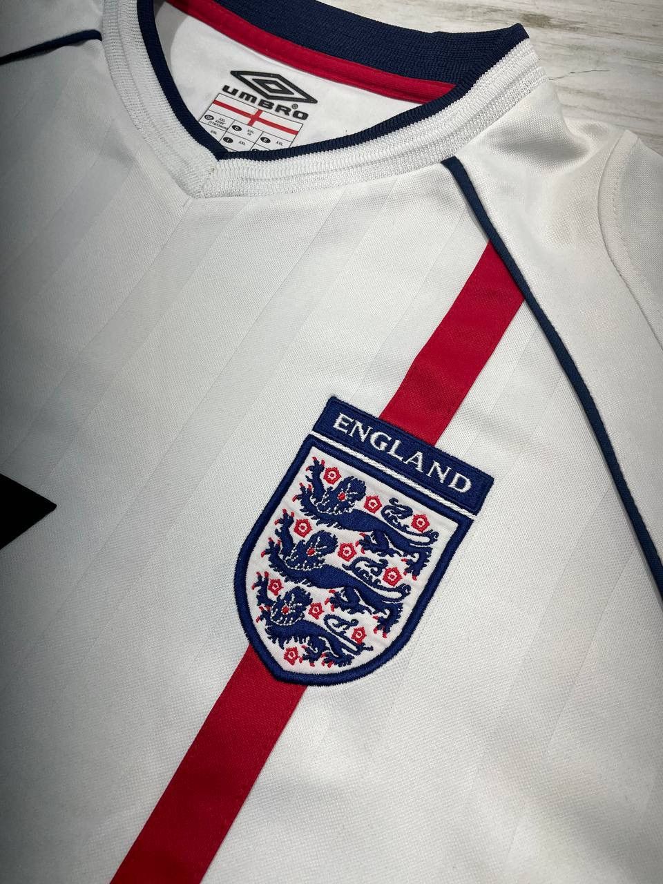 Umbro England 2001 2003 Beckham #7 Home Shirt Soccer Jersey Size US XXL / EU 58 / 5 - 8 Thumbnail