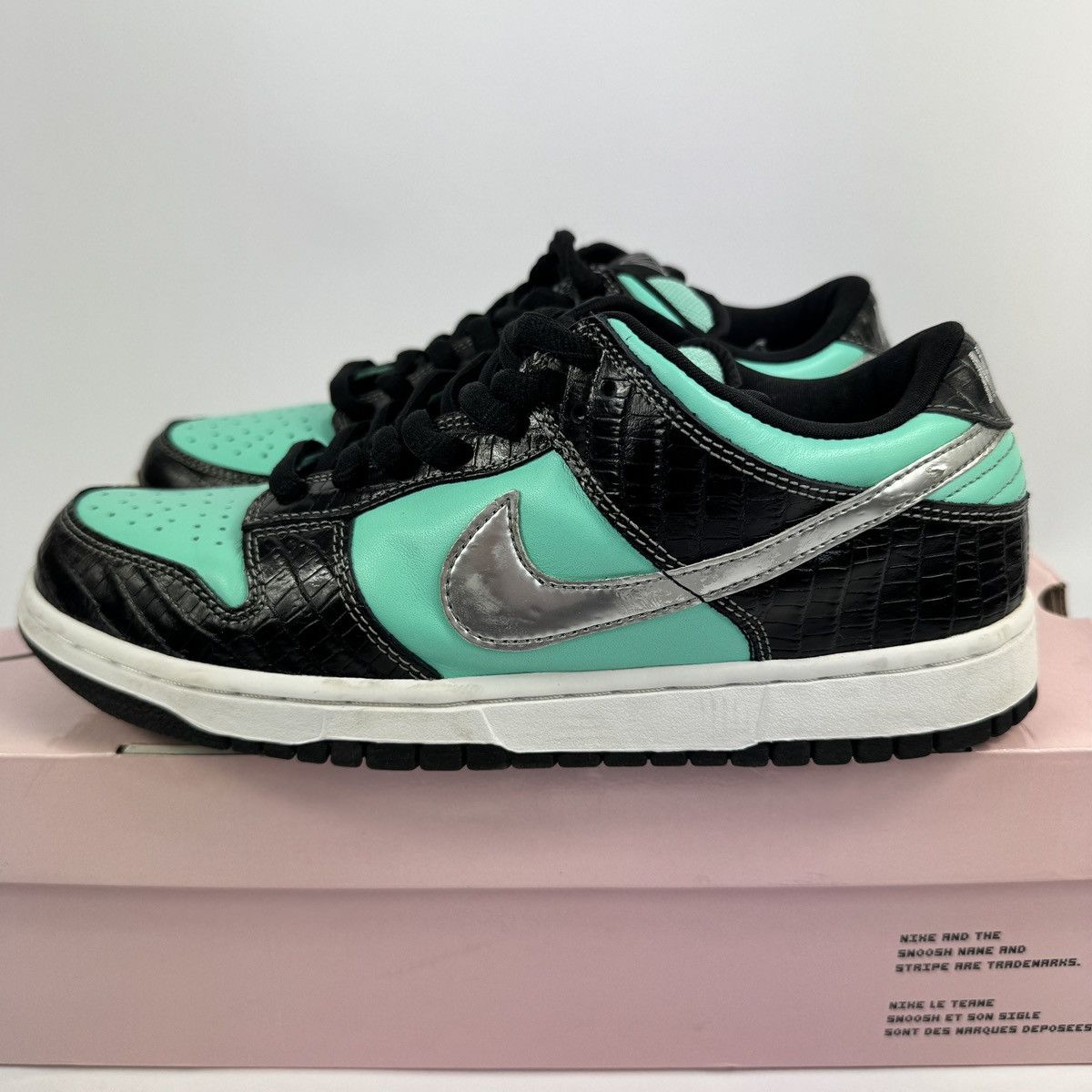 Nike VINTAGE NIKE SB DUNK LOW DIAMOND SUPPLY CO TIFFANY SNEAKERS Size US 9 / EU 42 - 7 Thumbnail