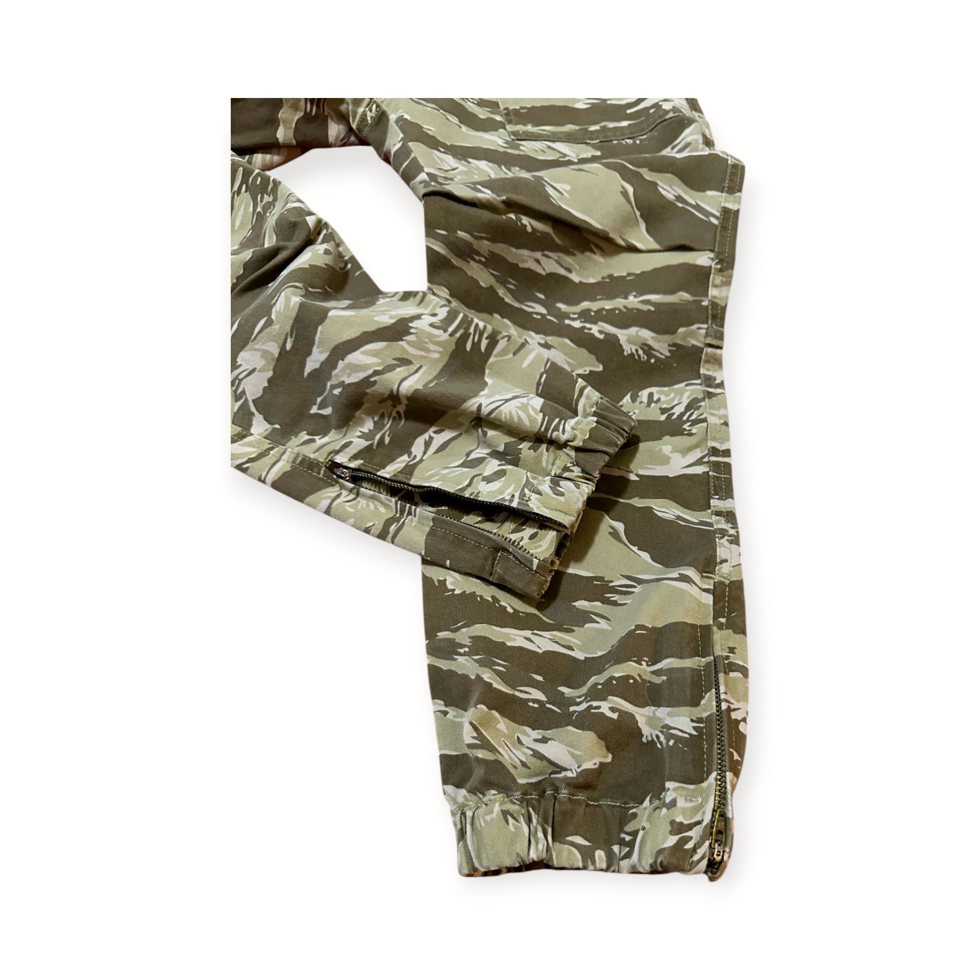 Nili Lotan Nili Lotan Cropped French Military Pant, Khaki Tiger Camo, S Size 28" / US 6 / IT 42 - 9 Thumbnail