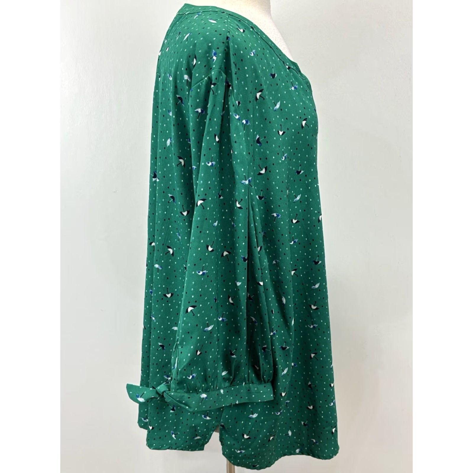 Vintage Catherines Top Blouse Womens 3X Plus Green Umbrellas Print Chiffon Tie Sleeve Button Up Size XXL / US 16-18 / IT 52-54 - 4 Thumbnail