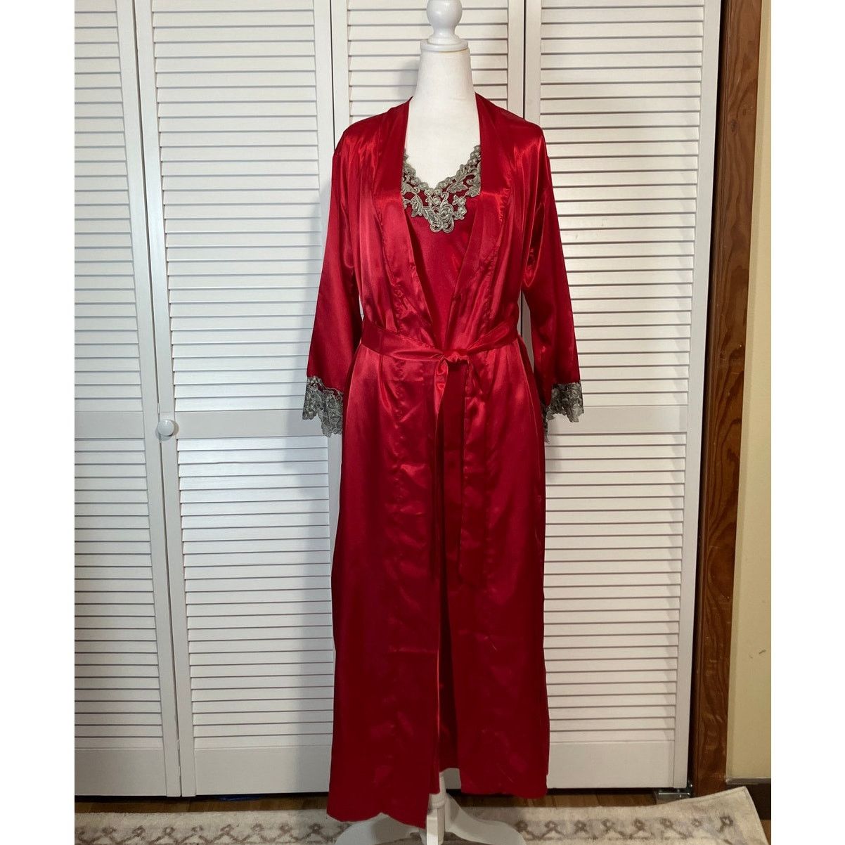 Other NWOT Silky Red Satin Silver Lace Long Rove Nightgown Set S Size ONE SIZE - 1 Thumbnail