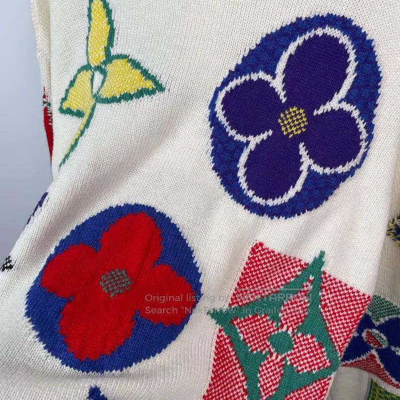 Louis Vuitton Louis Vuitton Large tricolor flower round neck long-sleeve Size US S / EU 44-46 / 1 - 6 Thumbnail