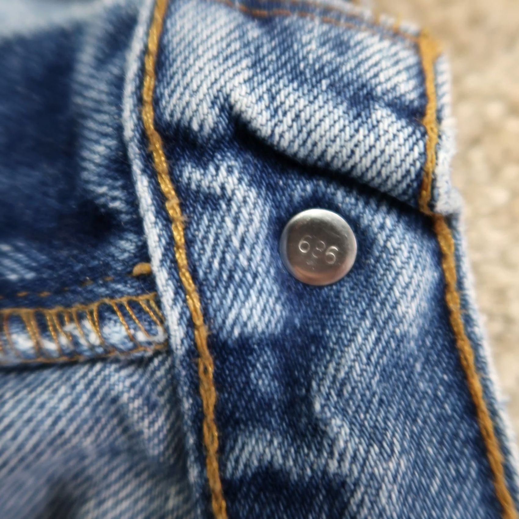 Levi's VINTAGE Levi's 550 Jeans Women's Plus 20 Blue Denim 31in Inseam Relaxed Taper 5-Pocket USA 90s Mens Womens Size 42" / US 20 - 5 Thumbnail
