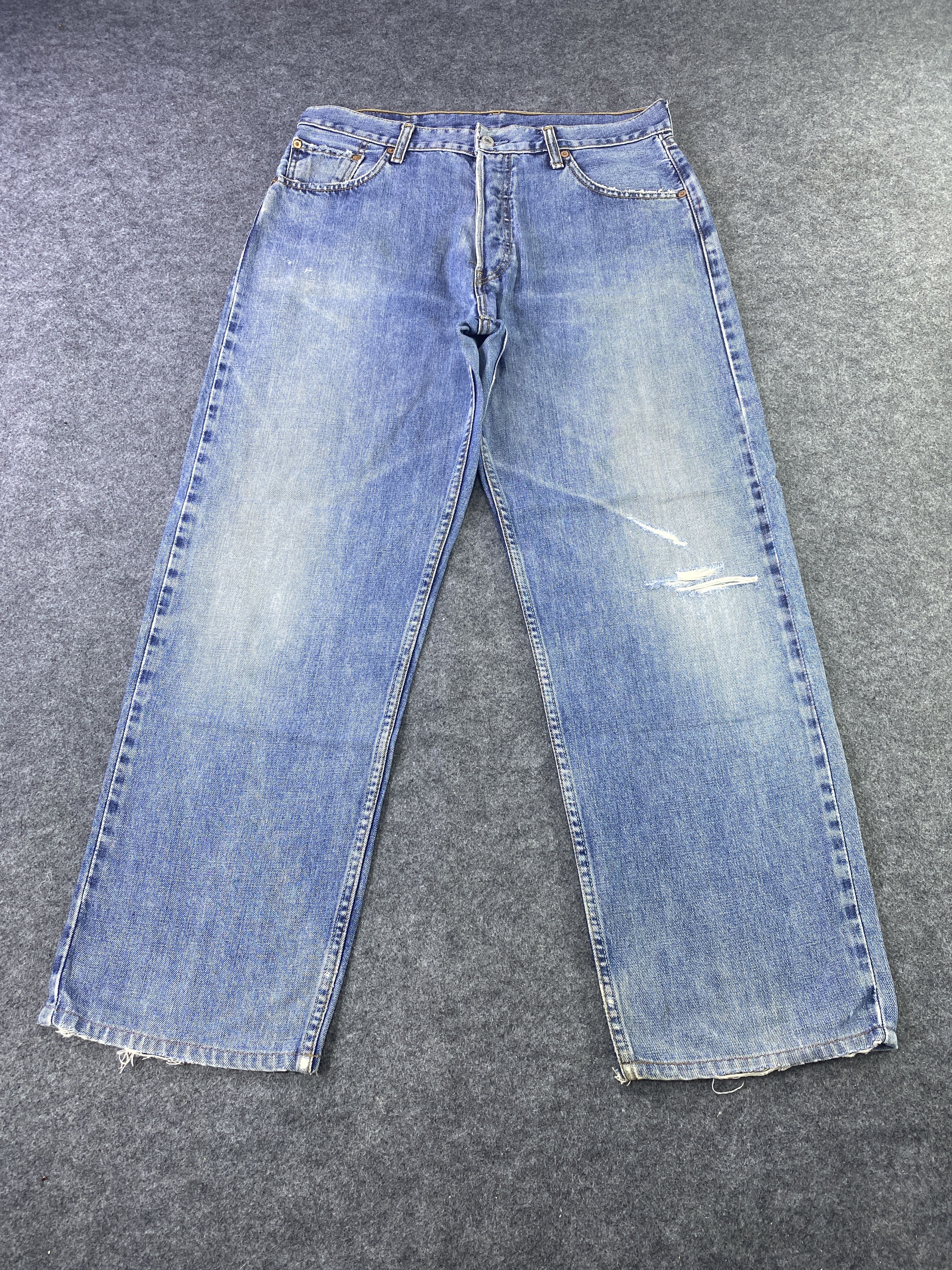 Levi's VINTAGE LEVI'S 513 DISTRESS BLUE WASH JEANS - J912 Size US 34 / EU 50 - 2 Thumbnail