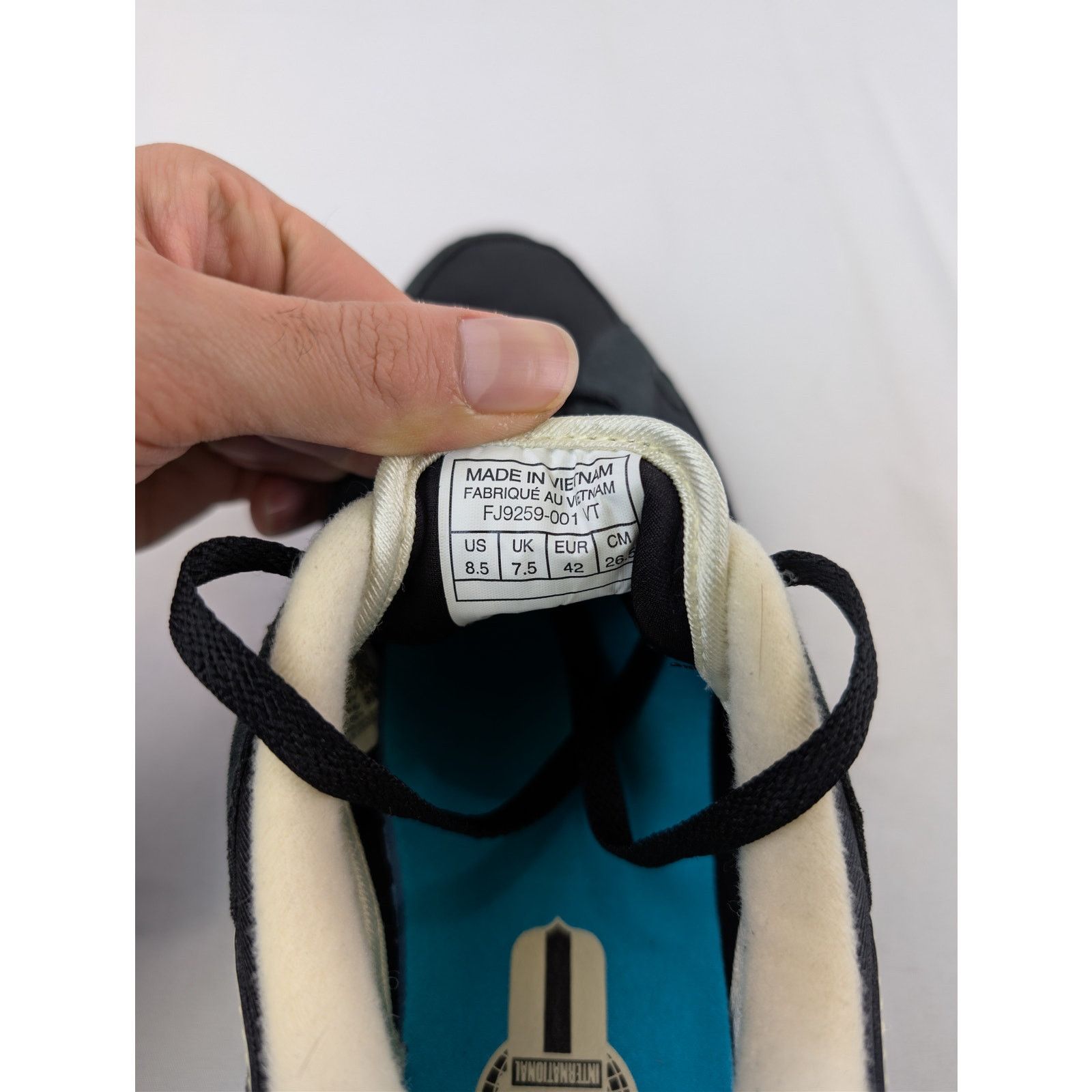 Nike o1rshd1 Nike Air 180 Dusty Cactus Sneakers in Black Size US 8.5 / EU 41-42 - 15 Thumbnail