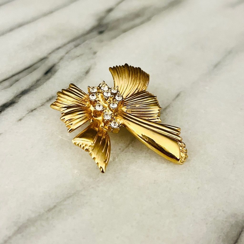 Vintage Vintage Roman Ribbon Bow Brooch Signed Clear Pave Gold Toned Size ONE SIZE - 2 Thumbnail