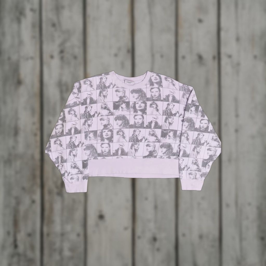 Vintage Taylor Swift The Eras Tour All Over Print Cropped Sweatshirt (2020s) Shirt Adult Medium Purple 2020s Womens Size US M / EU 48-50 / 2 - 1 Thumbnail