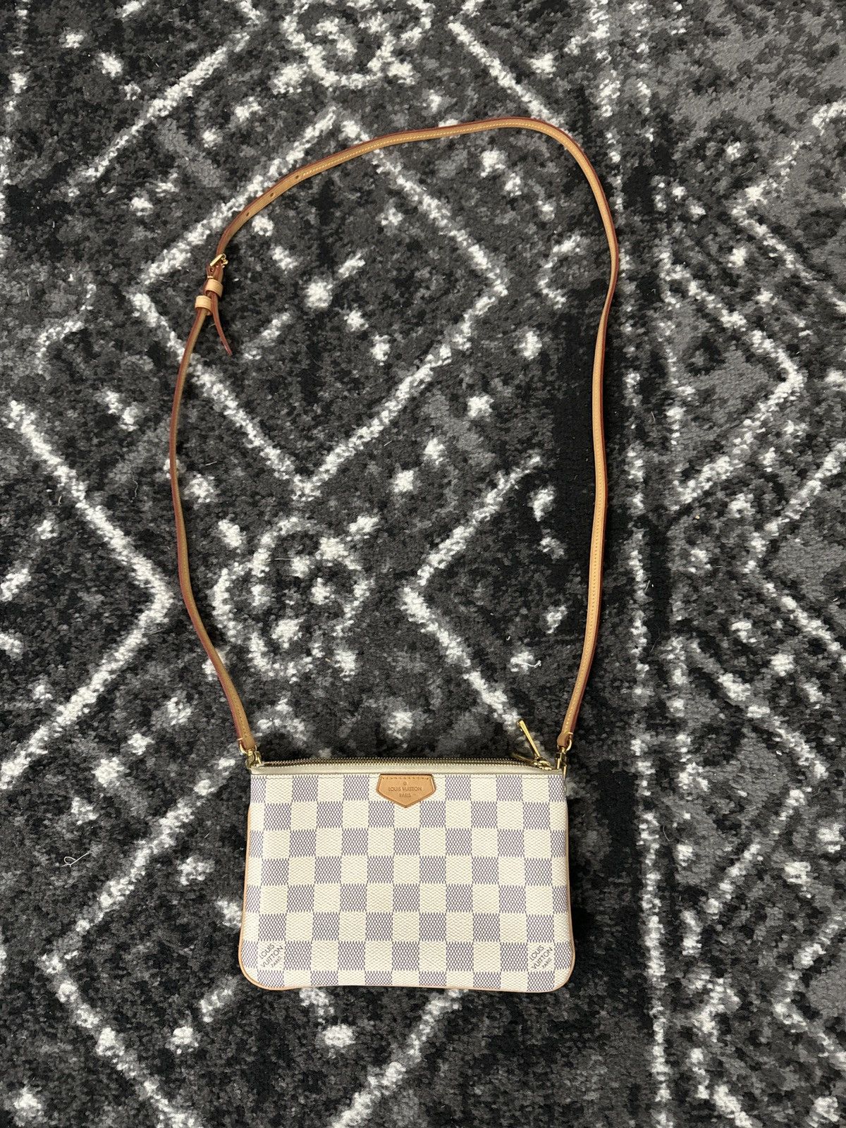 Louis Vuitton LV Double Zip Pochette Leather Convertible Clutch Size ONE SIZE - 1 Thumbnail