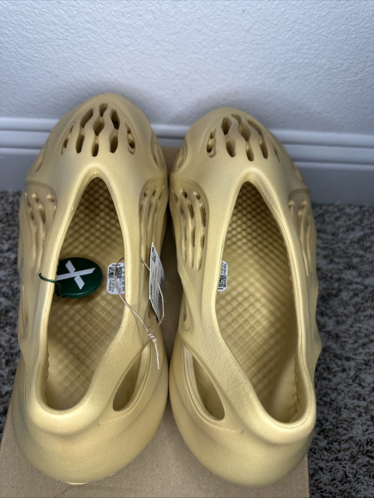Adidas adidas Yeezy Foam Rnr Slip On Mens Casual Sandals Size US 10 / EU 43 - 8 Thumbnail