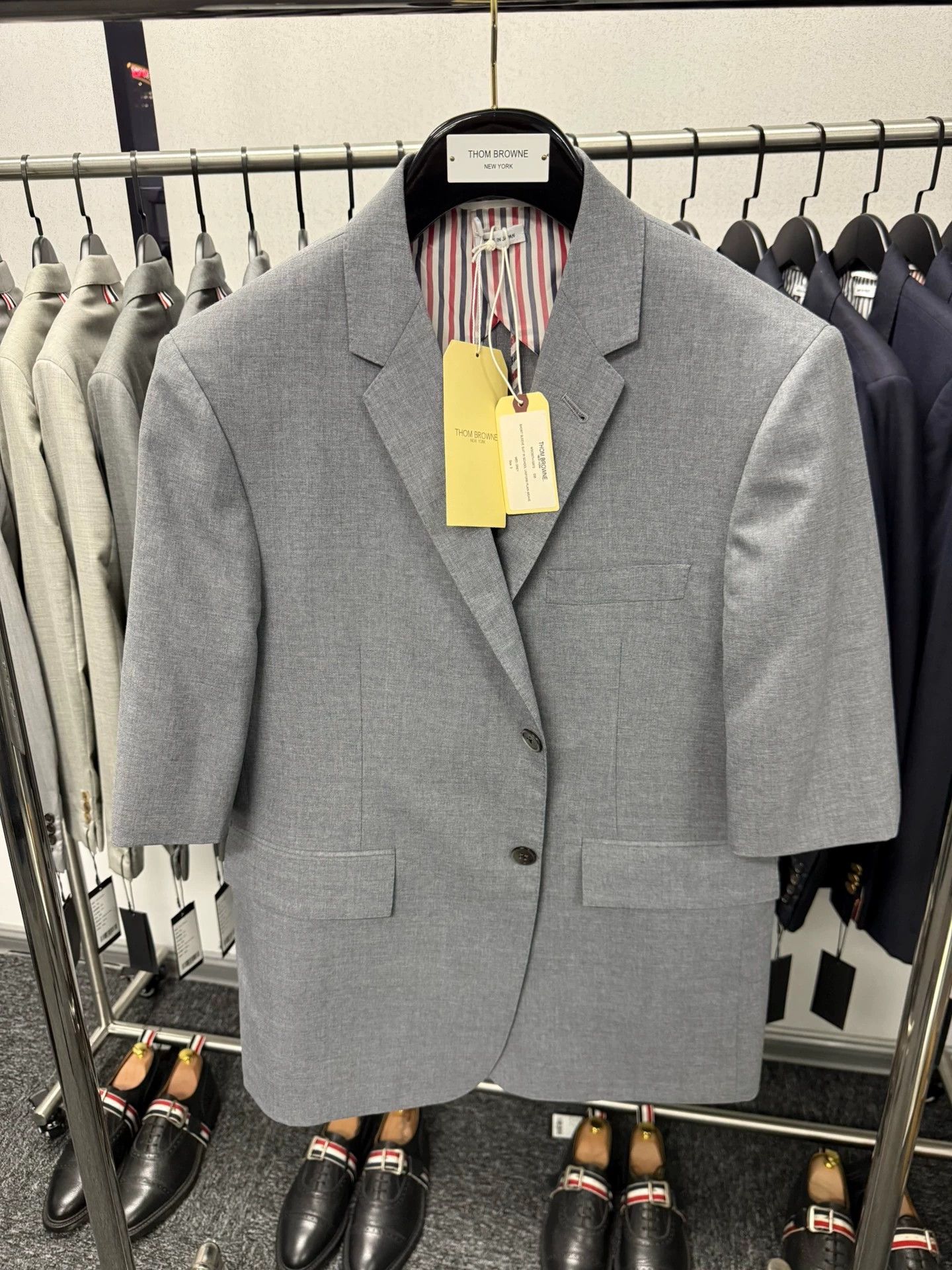 Thom Browne Thom Browne Rare Mid Gray Wool Short Suit Jacket Size3 Size US L / EU 52-54 / 3 - 1 Thumbnail
