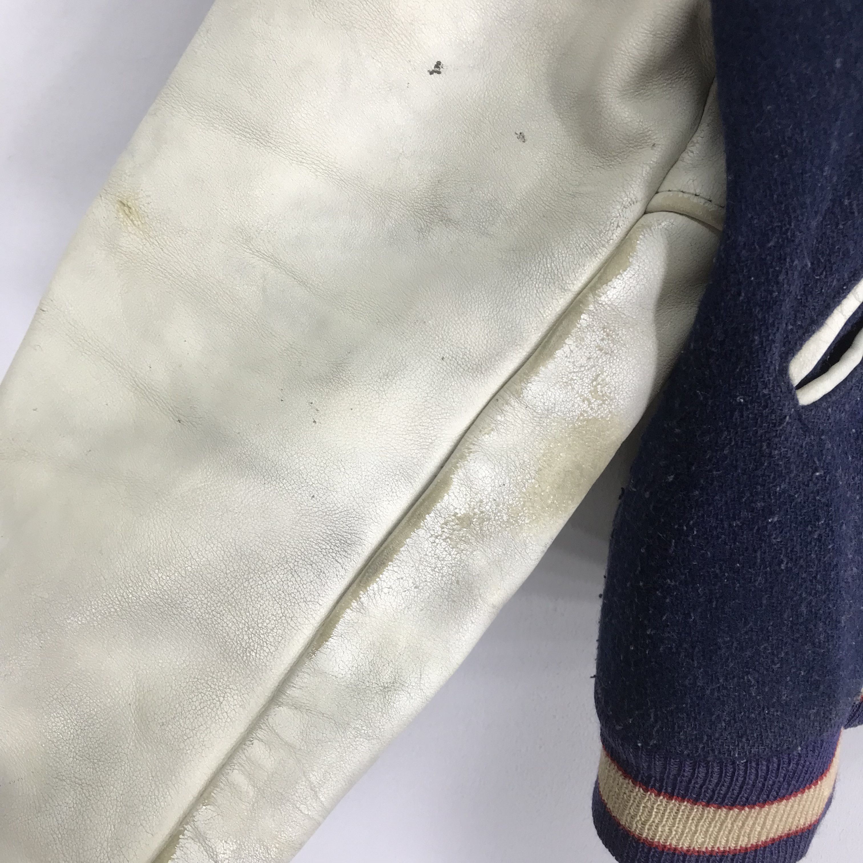Vintage Vintage 80s Butwin Wisconsin Varsity Stadium Wool Jacket Size US L / EU 52-54 / 3 - 8 Thumbnail