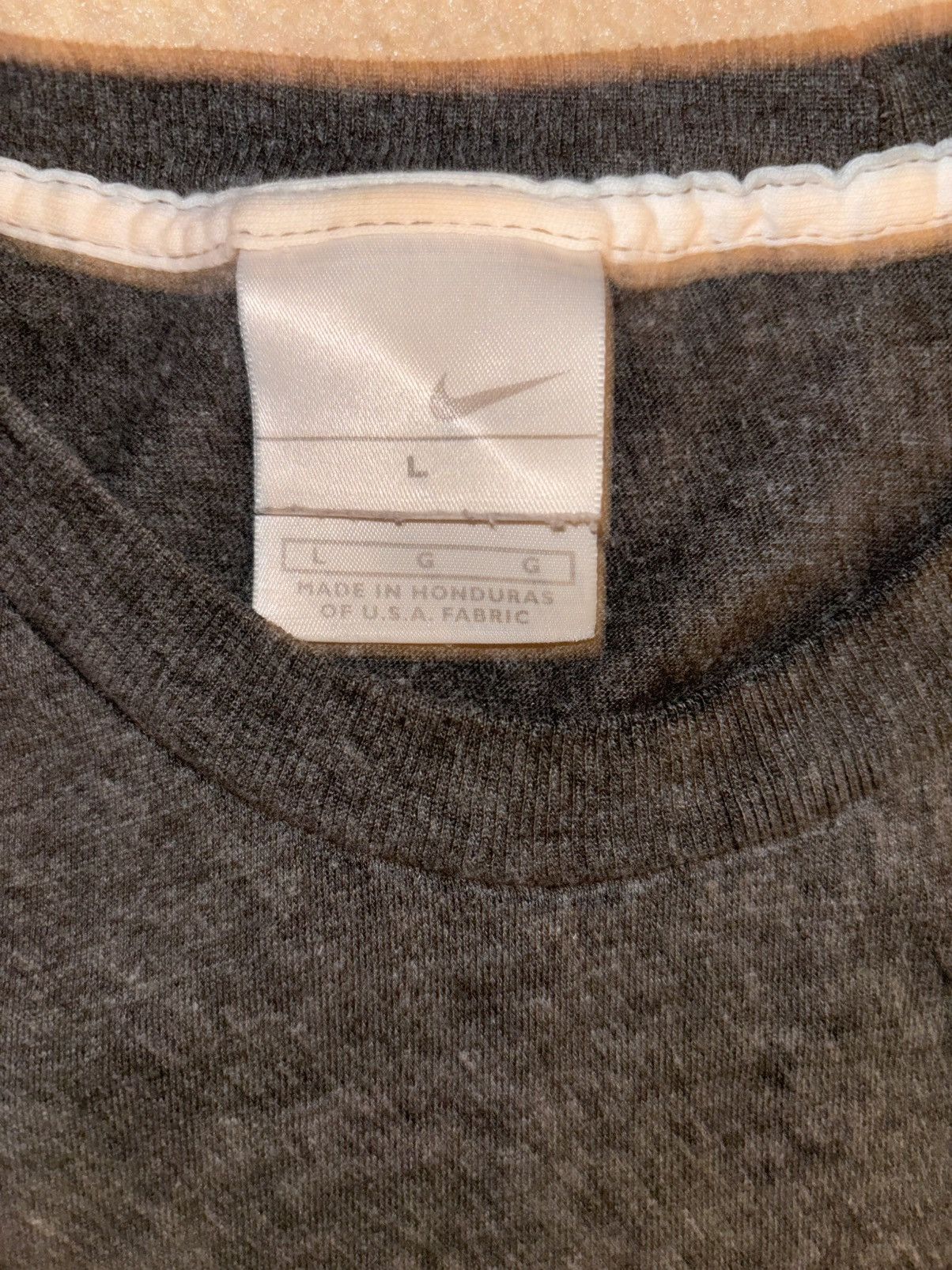 Nike × Vintage VTG Y2K Nike Essential Embroidered T-Shirt Gray Size L Size US L / EU 52-54 / 3 - 3 Thumbnail