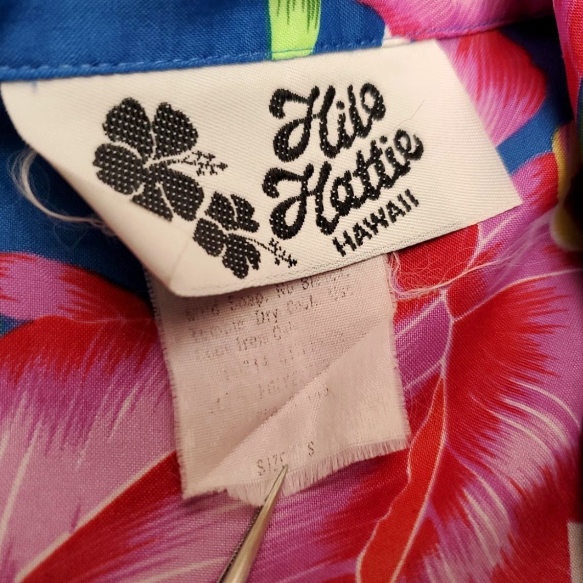 Hilo Hattie VINTAGE Hilo Hattie Shirt Womens Small Blue Floral Hibiscus Hawaiian Button Short Sleeve Size S / US 4 / IT 40 - 2 Thumbnail