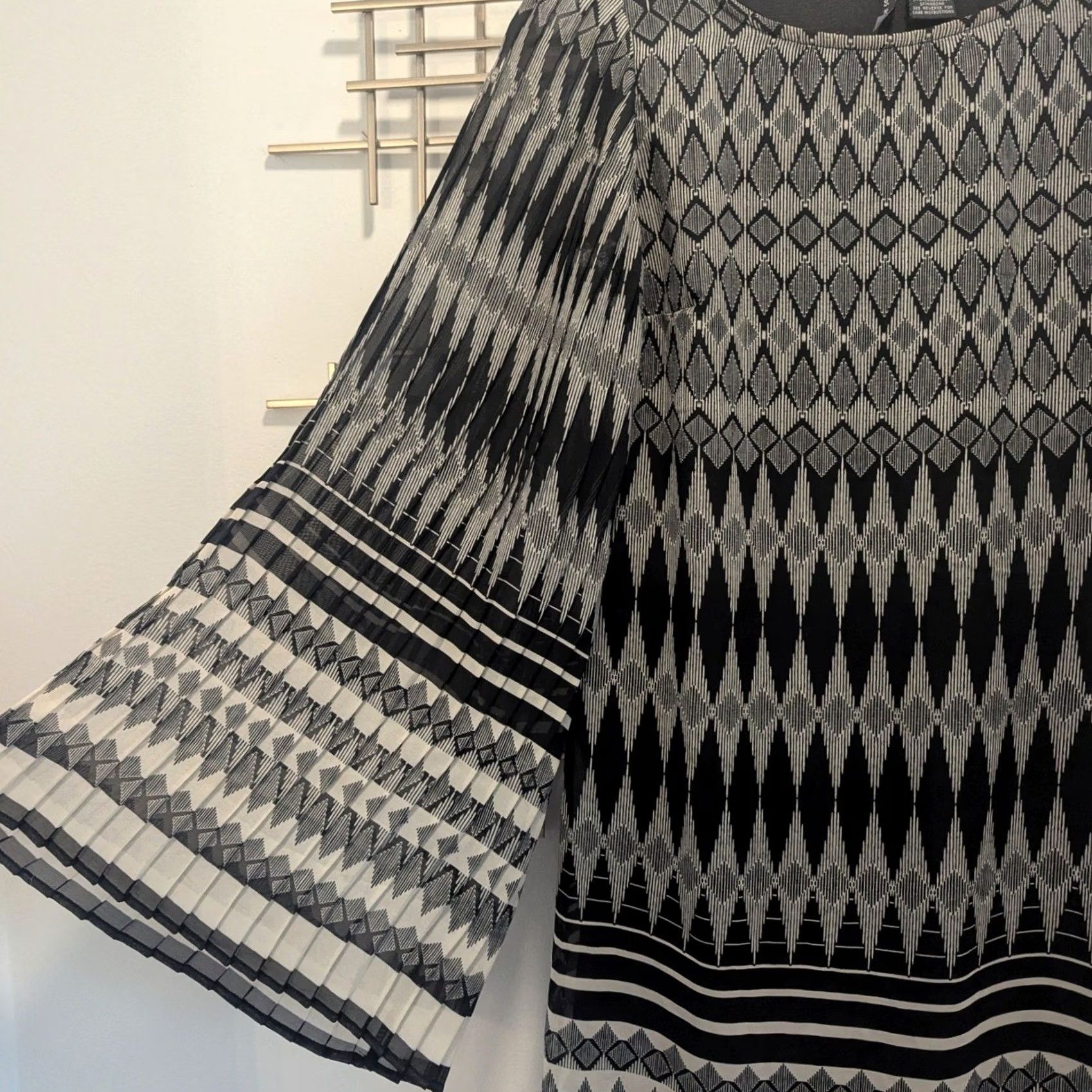 Vintage Fire Los Angeles Black Cream Geometric Print Pleated Bell Sleeve Shift Mini Dress Womens M Size M / US 6-8 / IT 42-44 - 3 Thumbnail