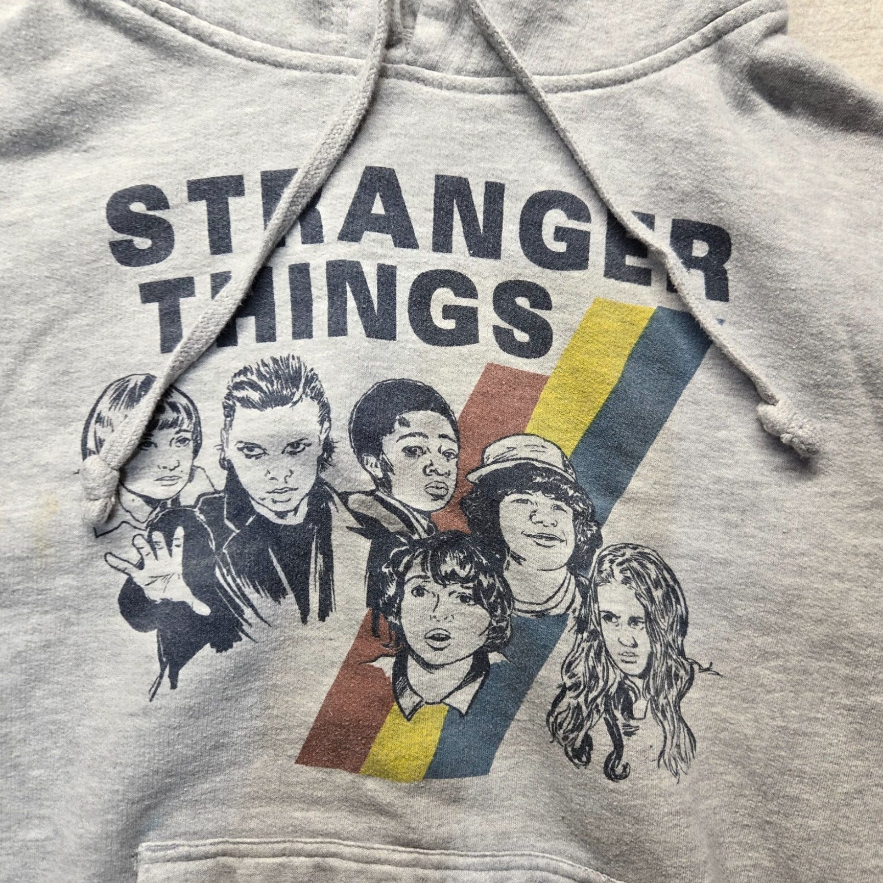 Vintage Stranger Things Pullover Hoodie Men's Size S Gray Pockets Logo Sweatshirt Size US S / EU 44-46 / 1 - 2 Thumbnail