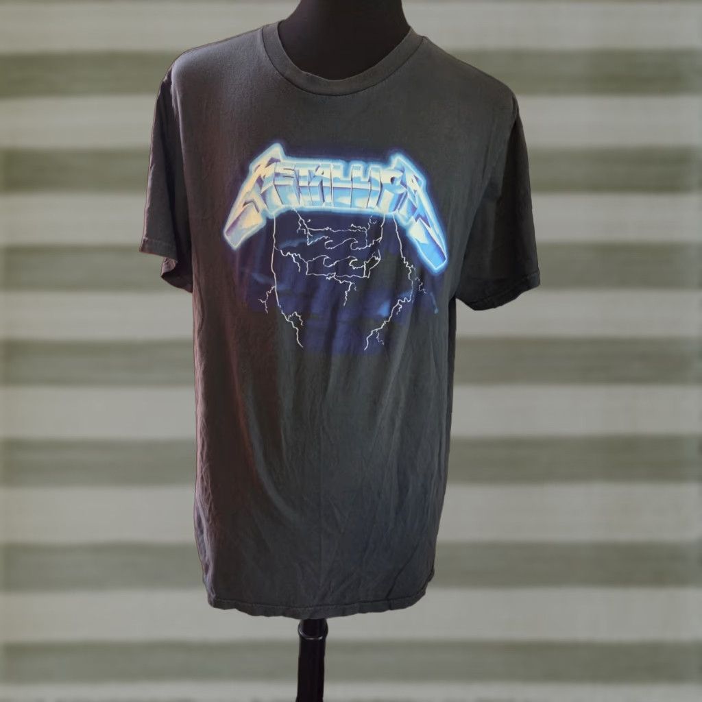 Vintage VINTAGE Metallica Ride The Lightning Charcoal Gray Short Sleeve T Shirt XL Mens Crew Neck Graphic Print 80s Rock Band T-Shirt Size US XL / EU 56 / 4 - 1 Thumbnail