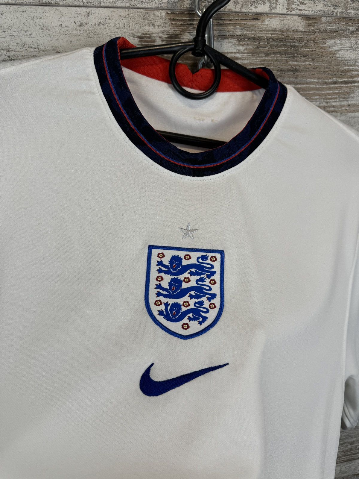 Nike Mens Vintage Nike England National Team T-shirt jersey Size US L / EU 52-54 / 3 - 7 Thumbnail