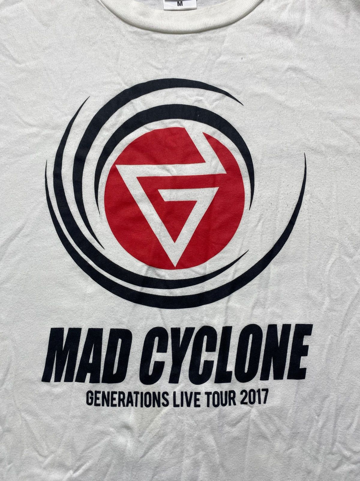 Japanese Brand VINTAGE JAPANESE BRAND BAND TEE MAD CYCLONE LIVE TOUR 2017 Size US M / EU 48-50 / 2 - 7 Thumbnail