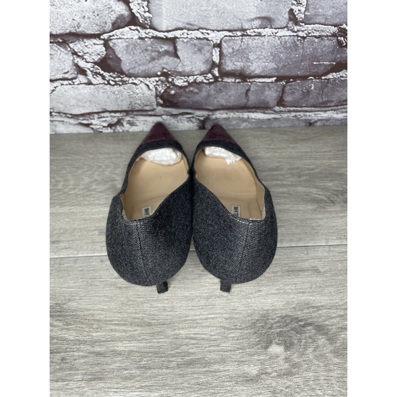 Manolo Blahnik Manolo Blahnik Grey Wool Fabric Burgundy Pointed Toe Heels W Size US 9 / IT 39 - 7 Thumbnail