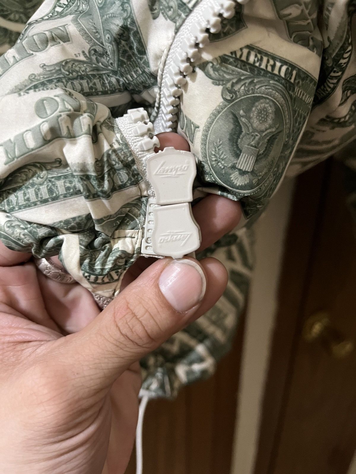 Vetements Vetements Money Puffer Size US XS / EU 42 / 0 - 6 Thumbnail